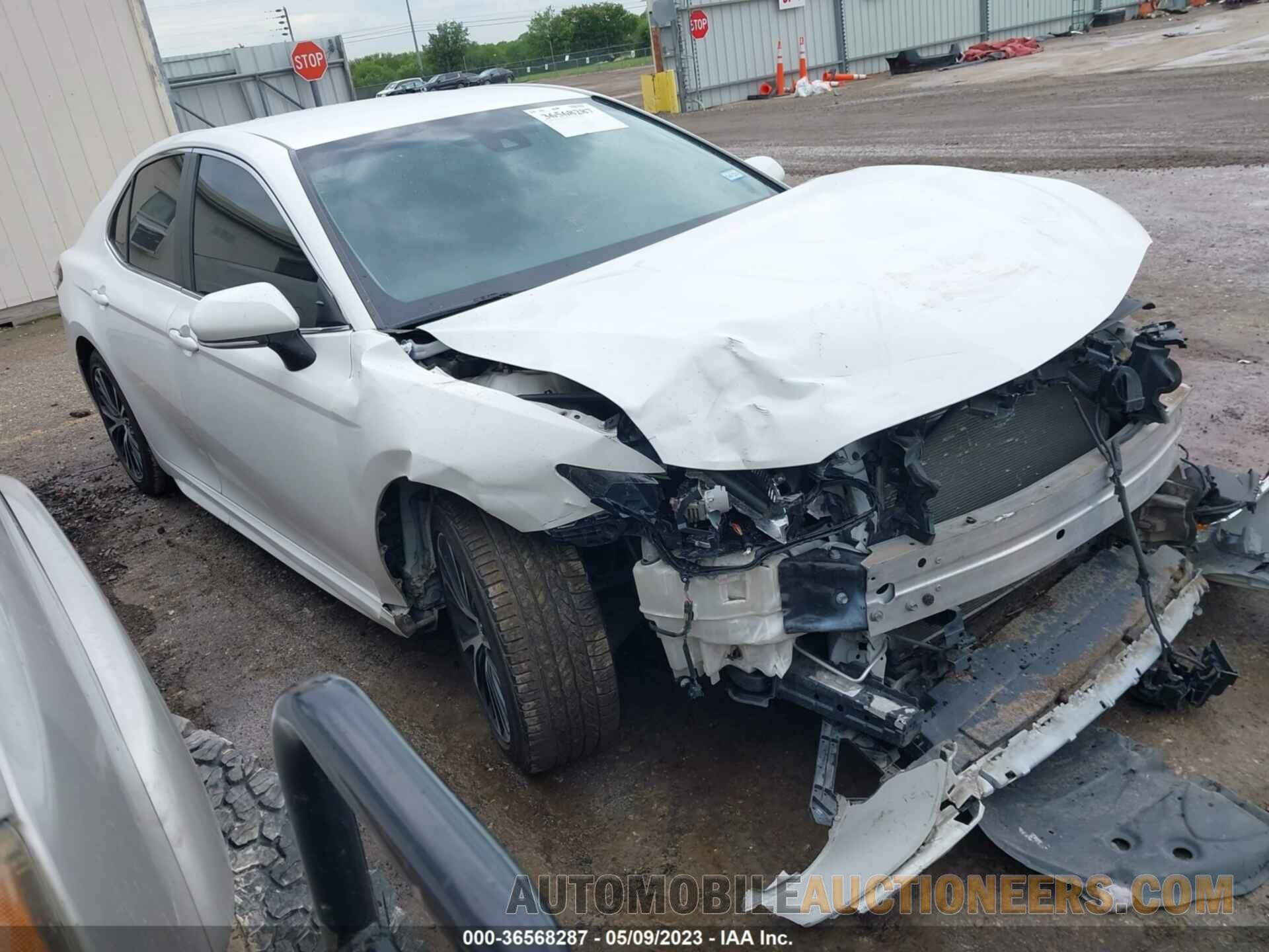 4T1B11HK1JU542148 TOYOTA CAMRY 2018