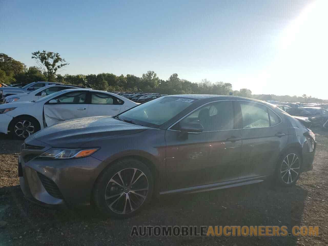 4T1B11HK1JU543056 TOYOTA CAMRY 2018