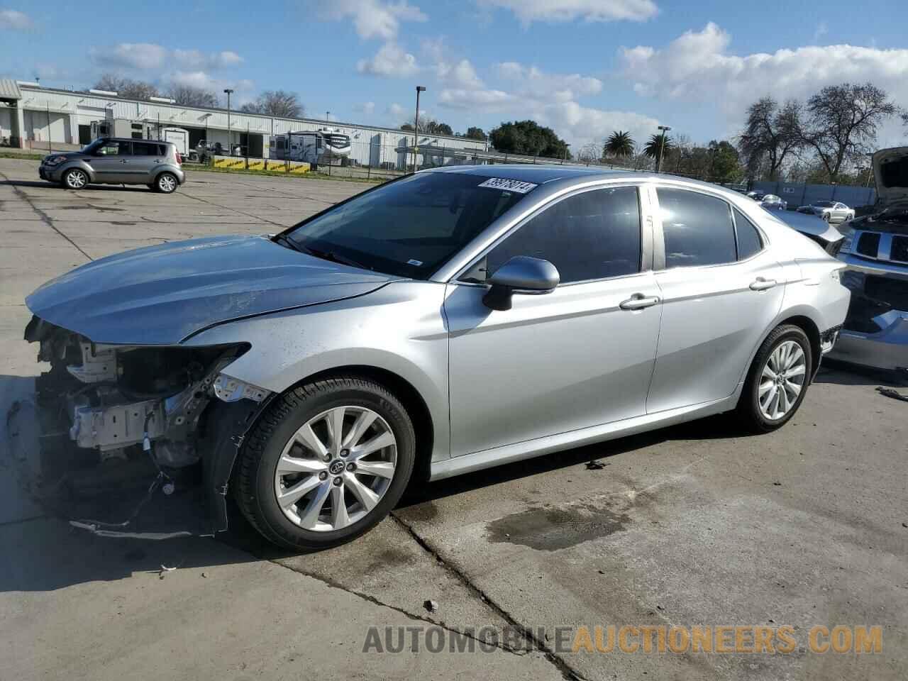 4T1B11HK1JU547740 TOYOTA CAMRY 2018