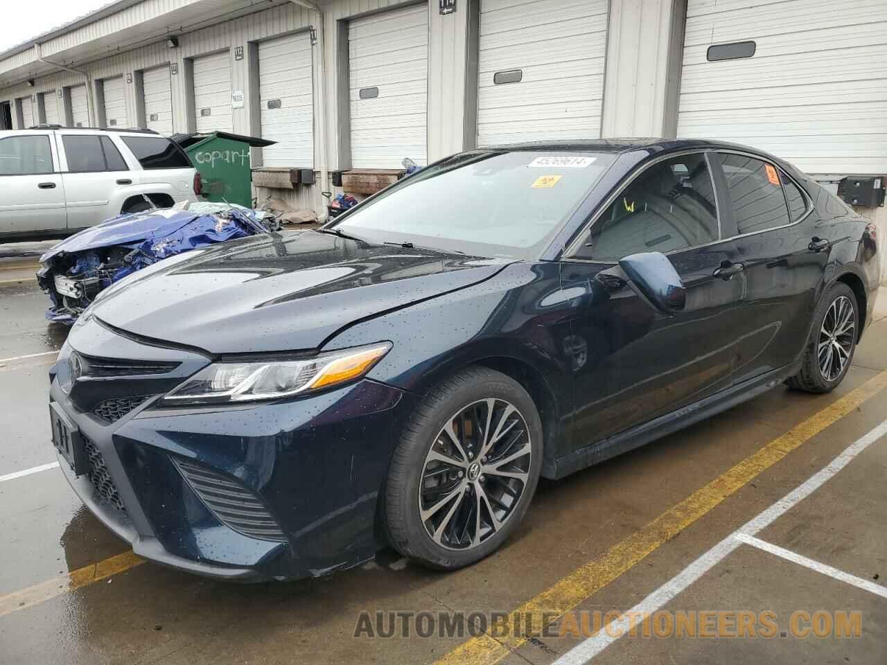 4T1B11HK1JU548841 TOYOTA CAMRY 2018