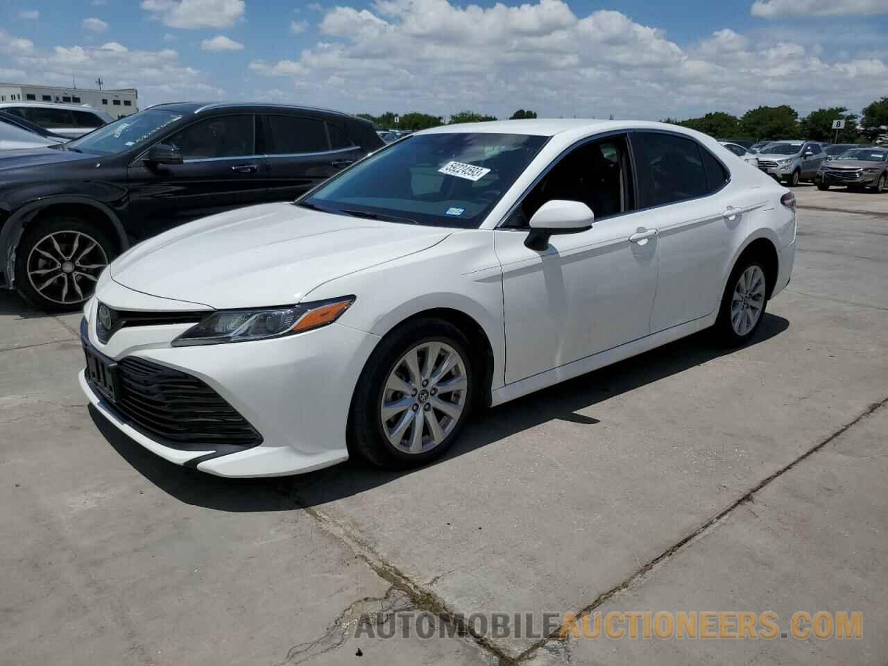 4T1B11HK1JU549617 TOYOTA CAMRY 2018