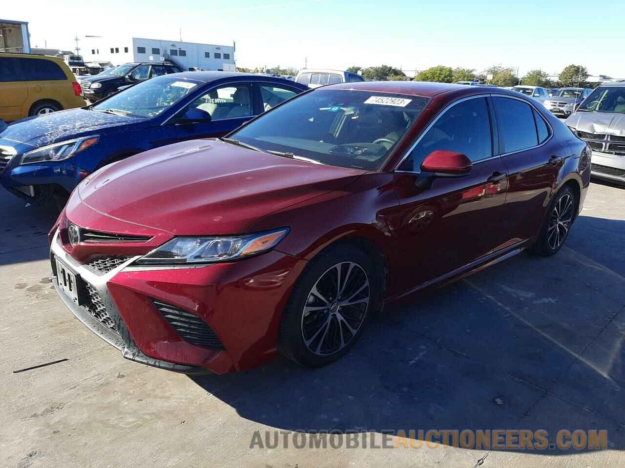 4T1B11HK1JU550167 TOYOTA CAMRY 2018