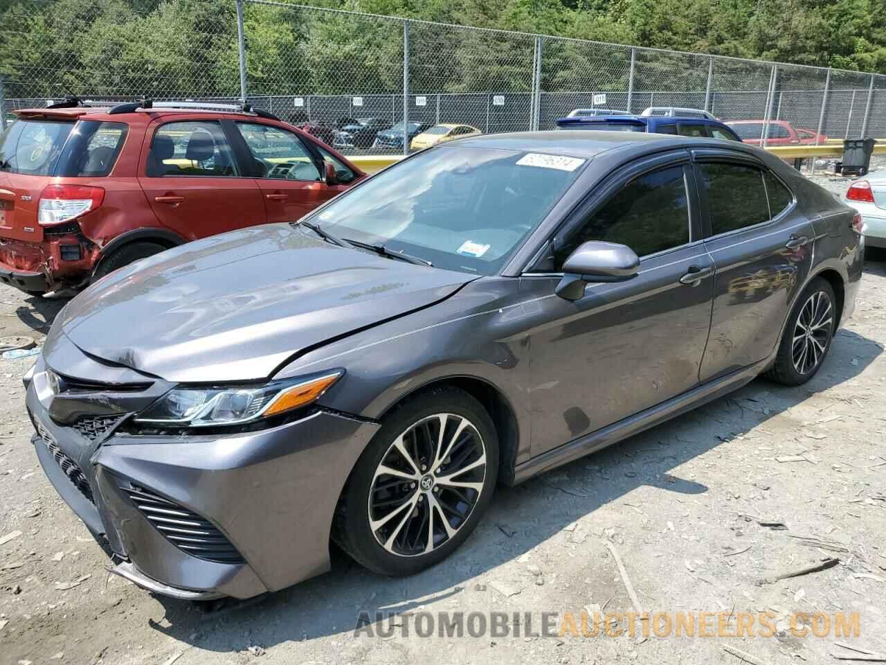 4T1B11HK1JU556437 TOYOTA CAMRY 2018