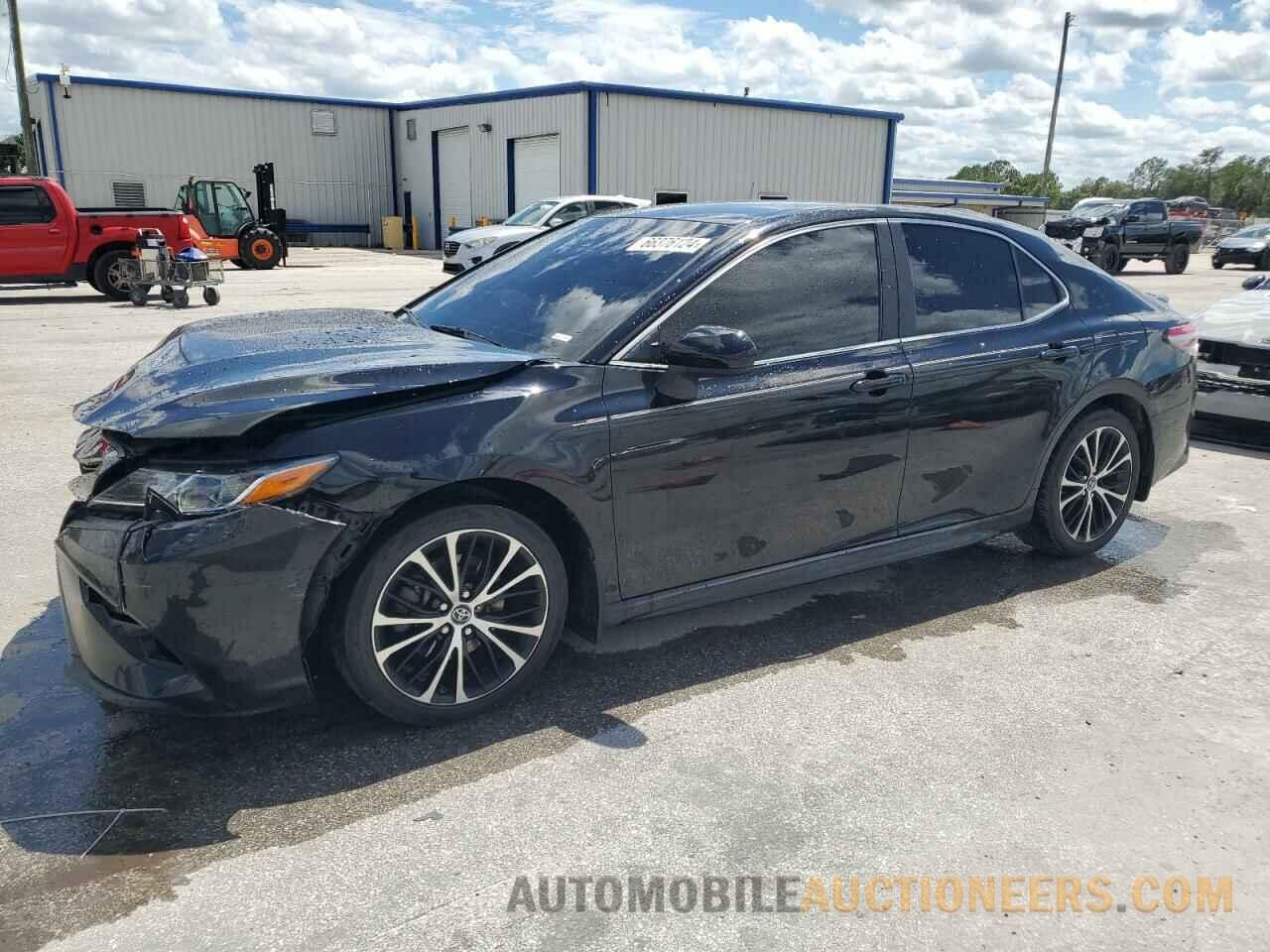 4T1B11HK1JU558690 TOYOTA CAMRY 2018