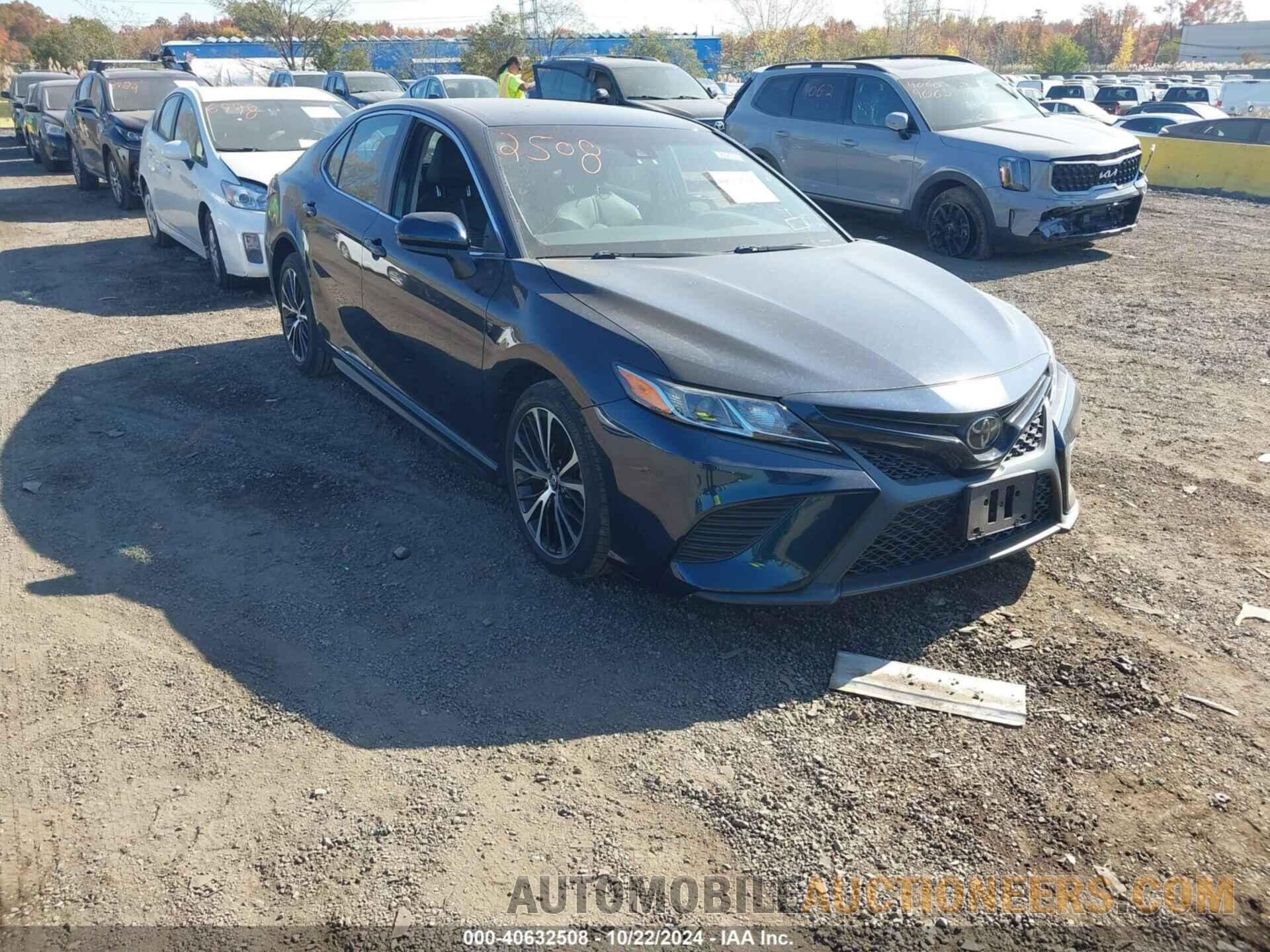 4T1B11HK1JU559502 TOYOTA CAMRY 2018