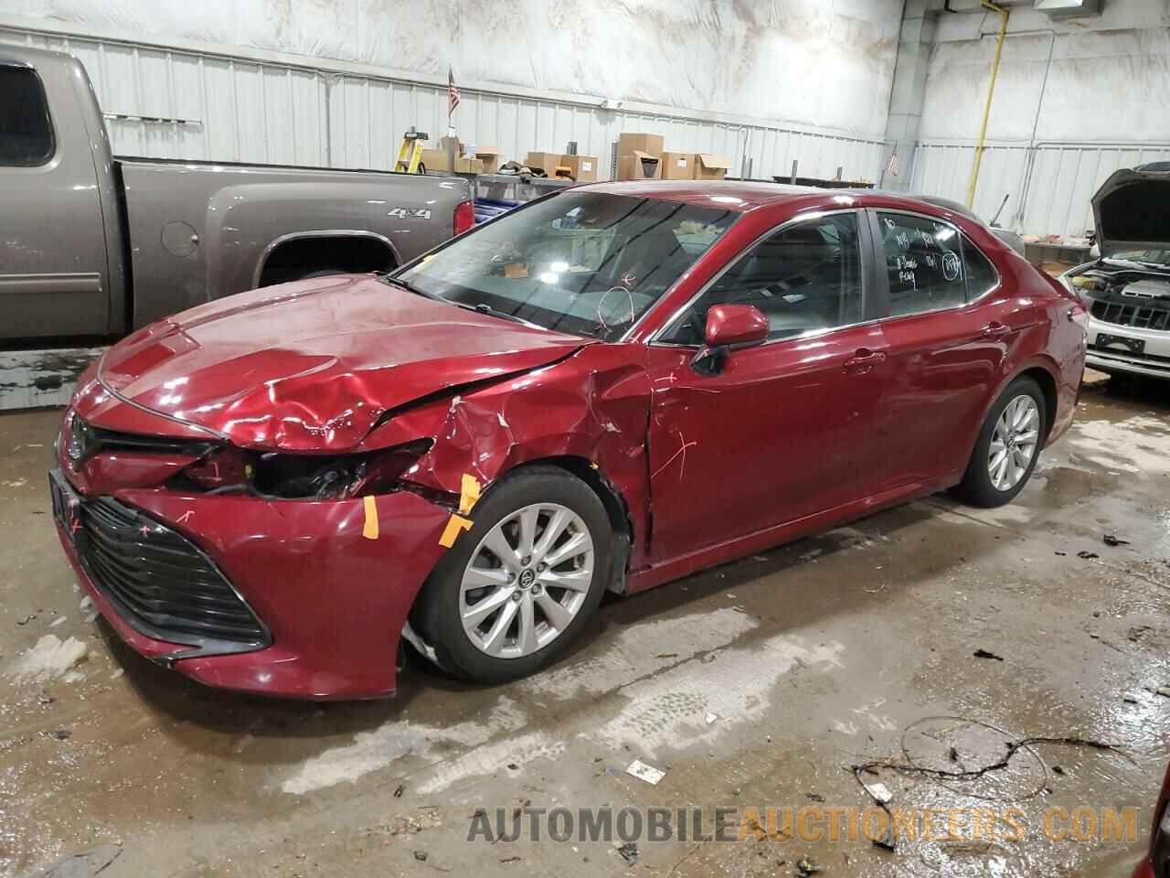 4T1B11HK1JU560133 TOYOTA CAMRY 2018