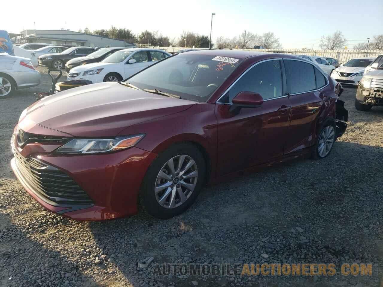 4T1B11HK1JU563193 TOYOTA CAMRY 2018