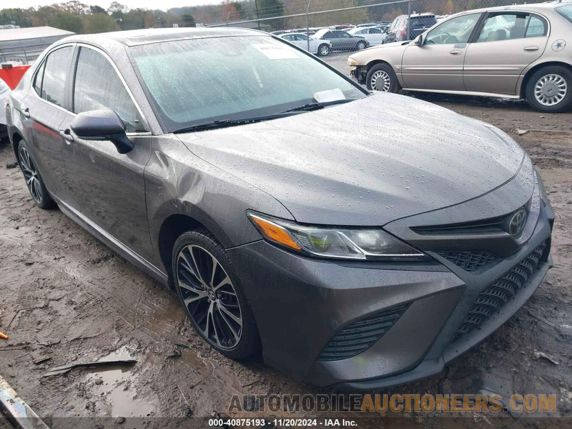 4T1B11HK1JU563789 TOYOTA CAMRY 2018