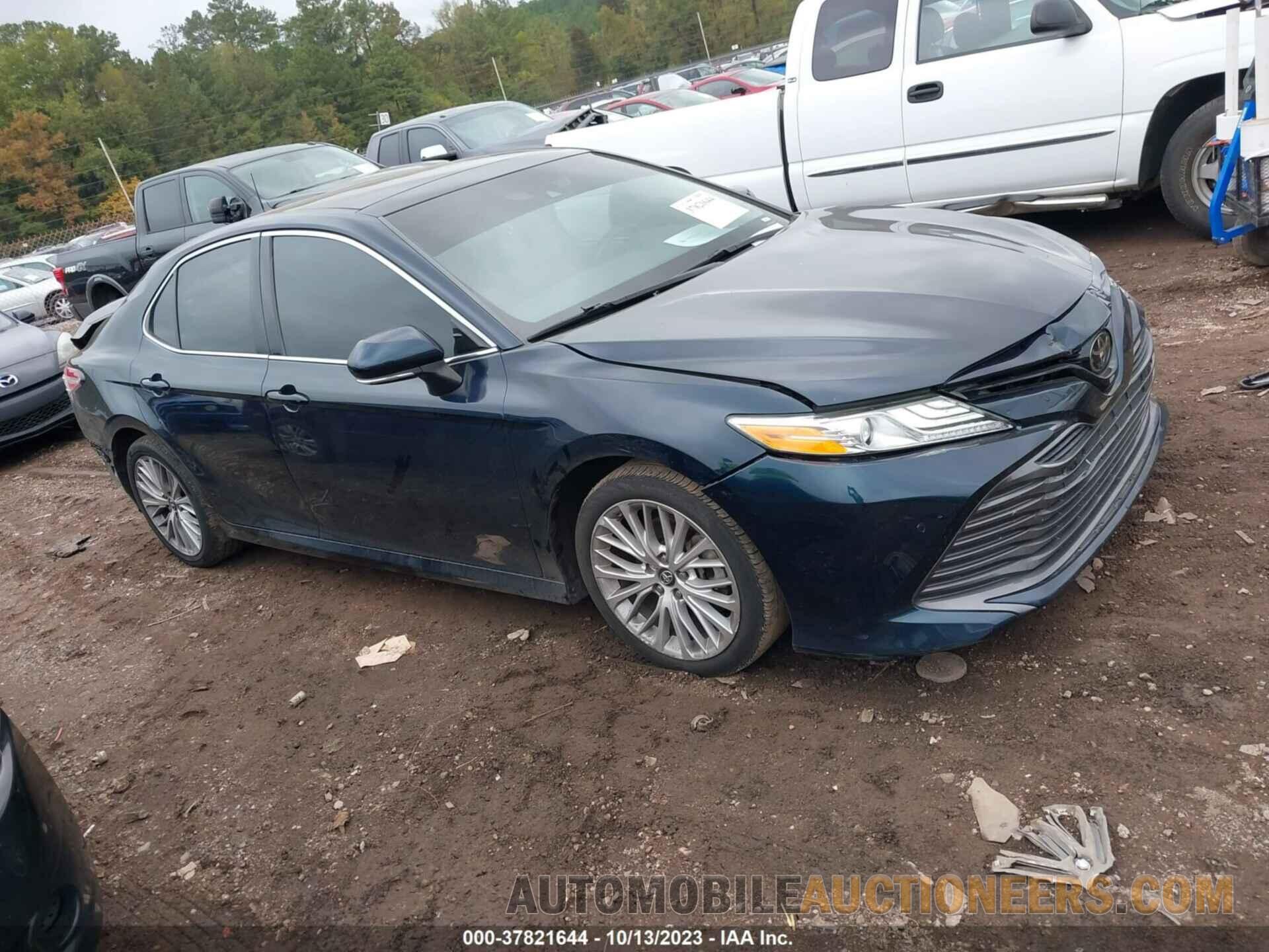 4T1B11HK1JU569110 TOYOTA CAMRY 2018