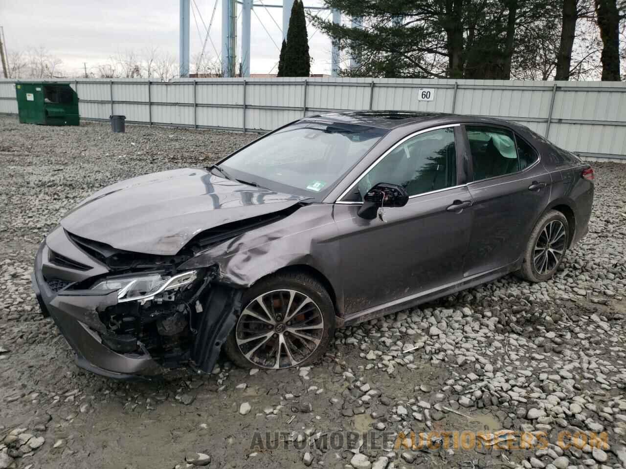 4T1B11HK1JU571133 TOYOTA CAMRY 2018