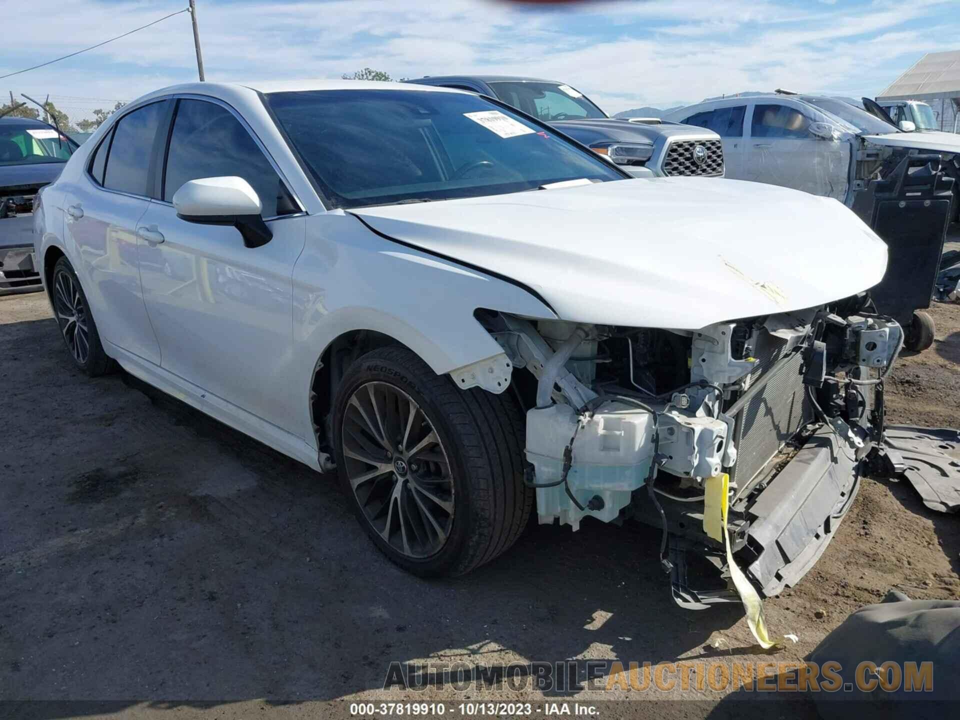 4T1B11HK1JU574579 TOYOTA CAMRY 2018