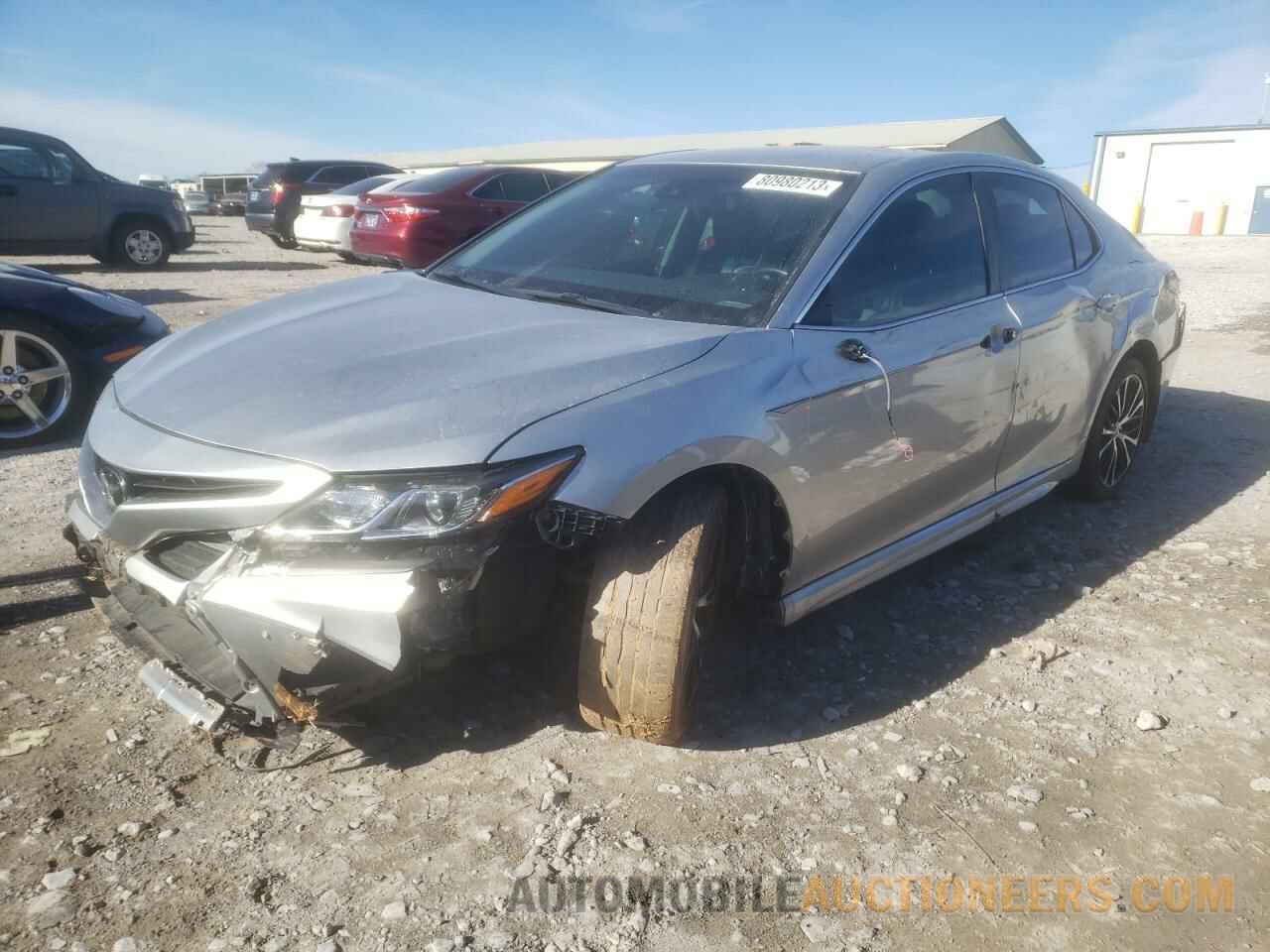 4T1B11HK1JU576624 TOYOTA CAMRY 2018