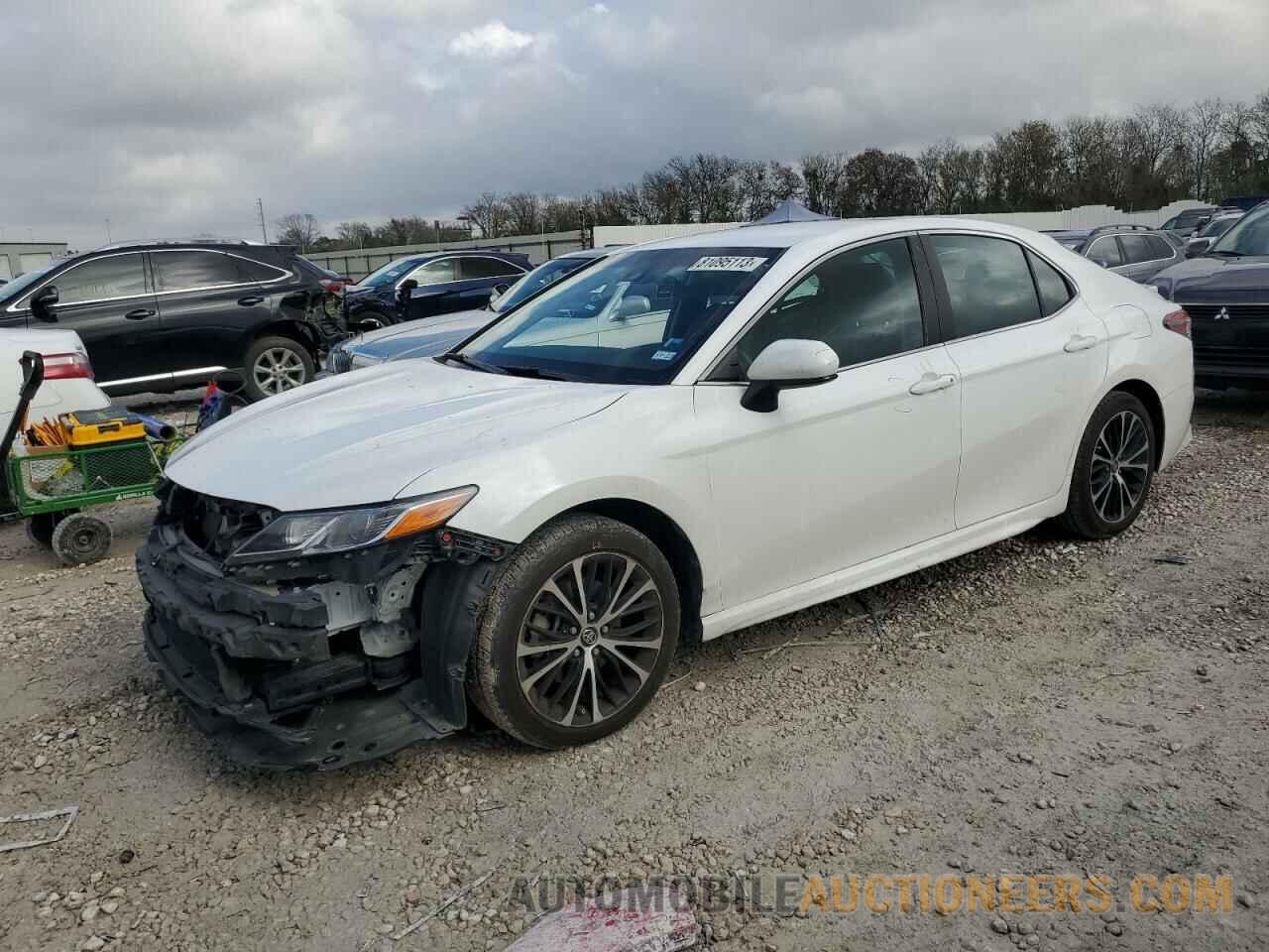 4T1B11HK1JU577062 TOYOTA CAMRY 2018