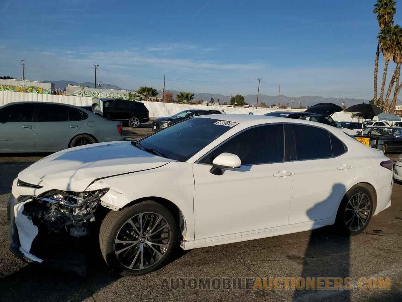 4T1B11HK1JU578826 TOYOTA CAMRY 2018