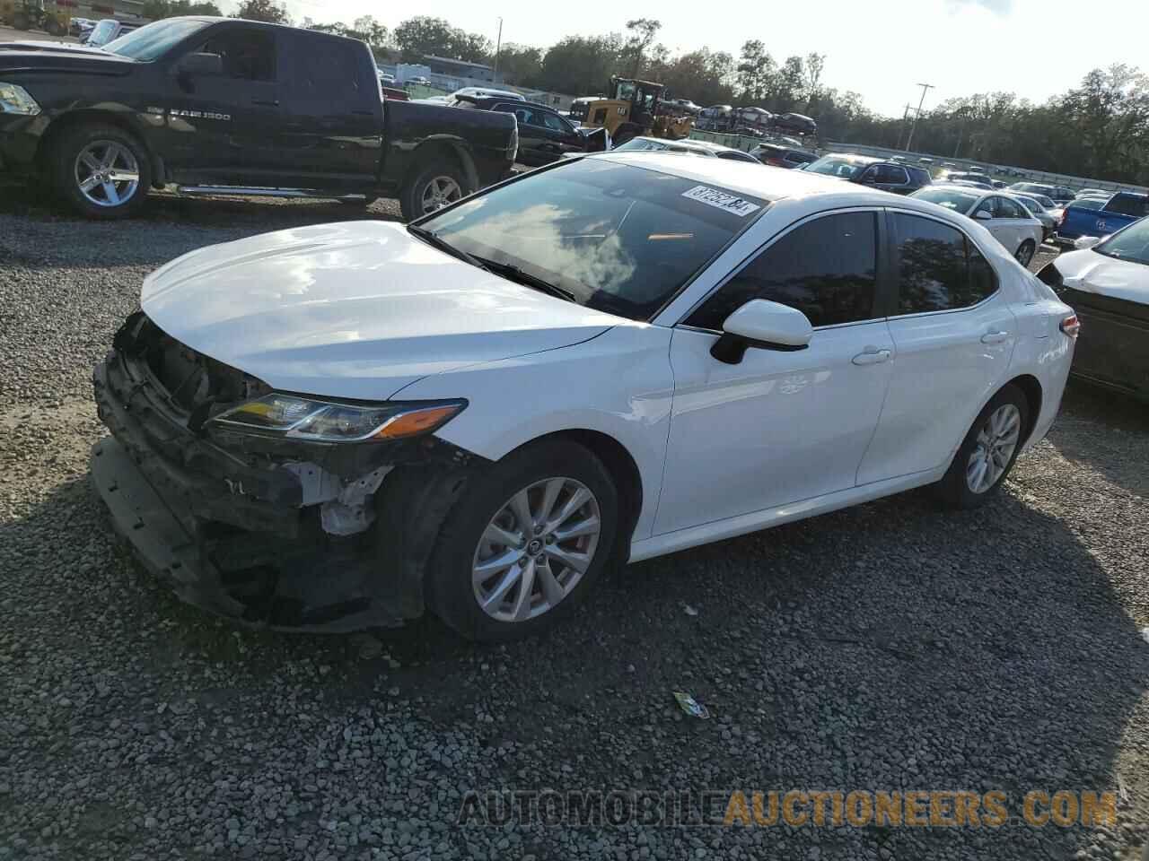 4T1B11HK1JU579474 TOYOTA CAMRY 2018