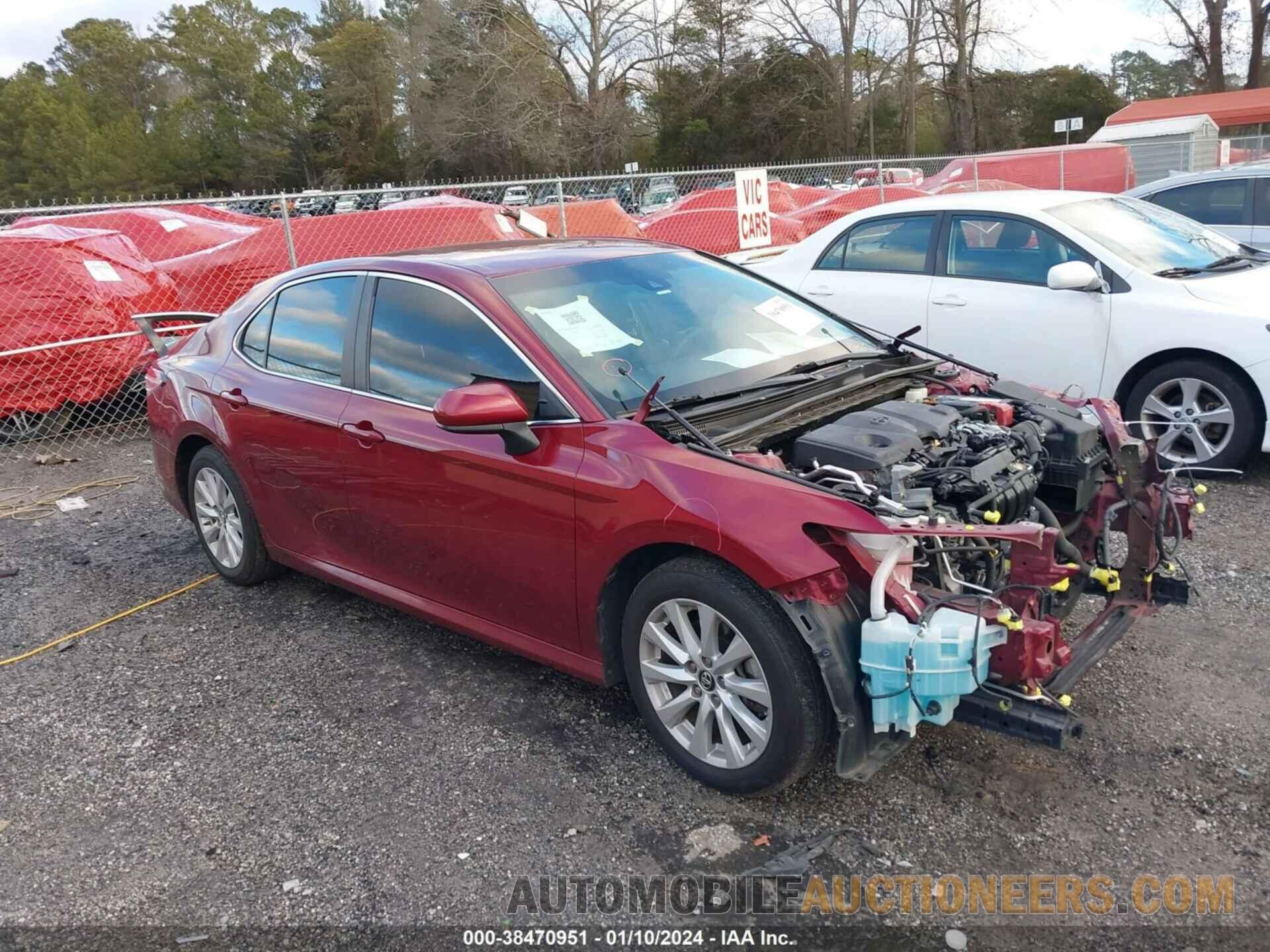 4T1B11HK1JU580110 TOYOTA CAMRY 2018