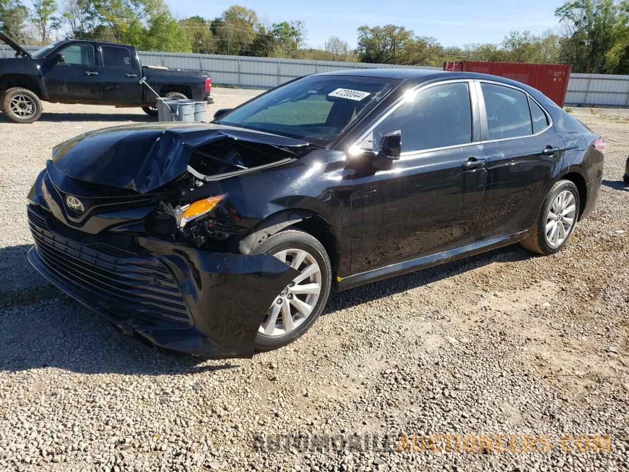 4T1B11HK1JU580592 TOYOTA CAMRY 2018