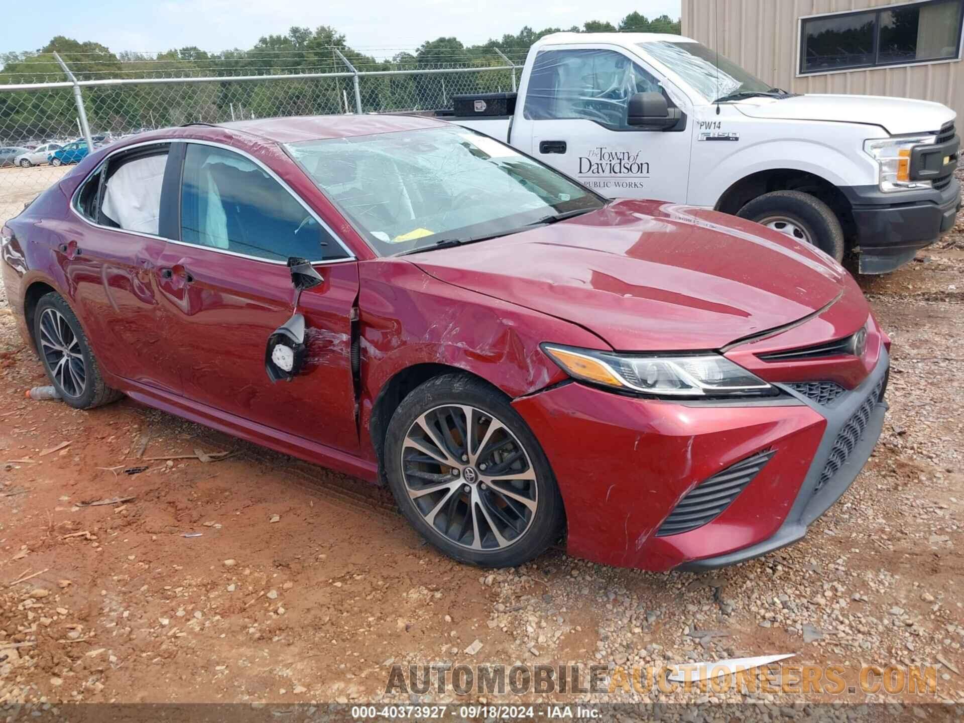 4T1B11HK1JU581970 TOYOTA CAMRY 2018