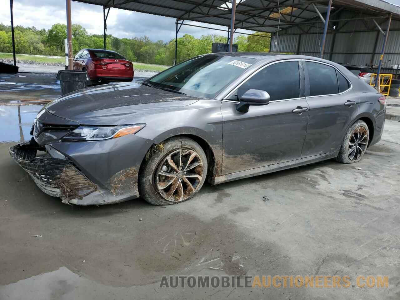 4T1B11HK1JU586991 TOYOTA CAMRY 2018