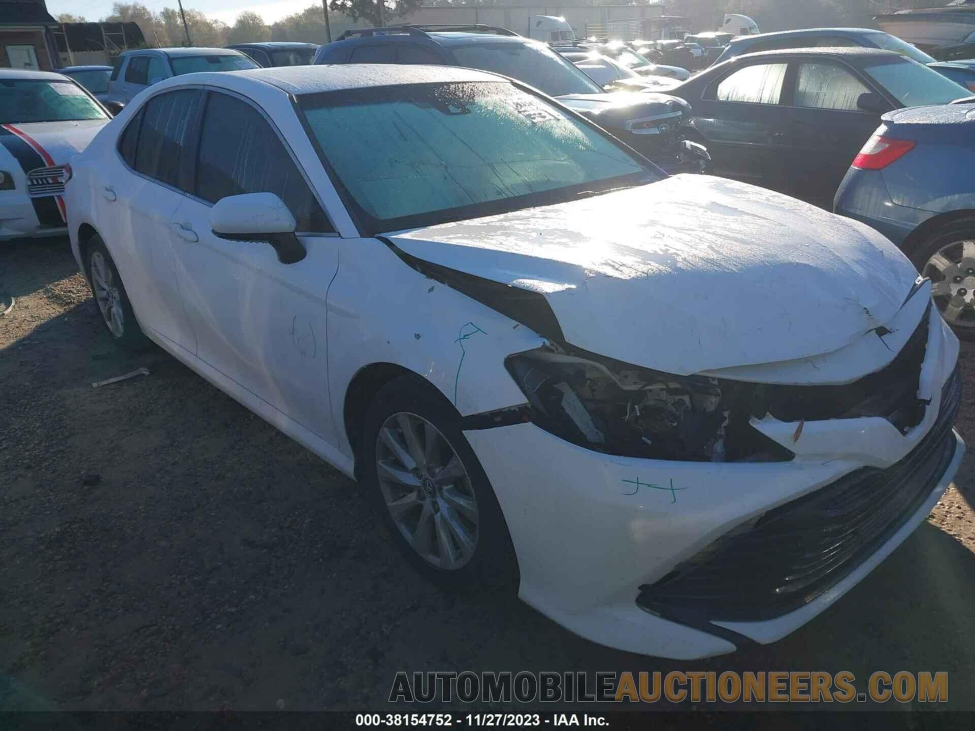 4T1B11HK1JU588711 TOYOTA CAMRY 2018