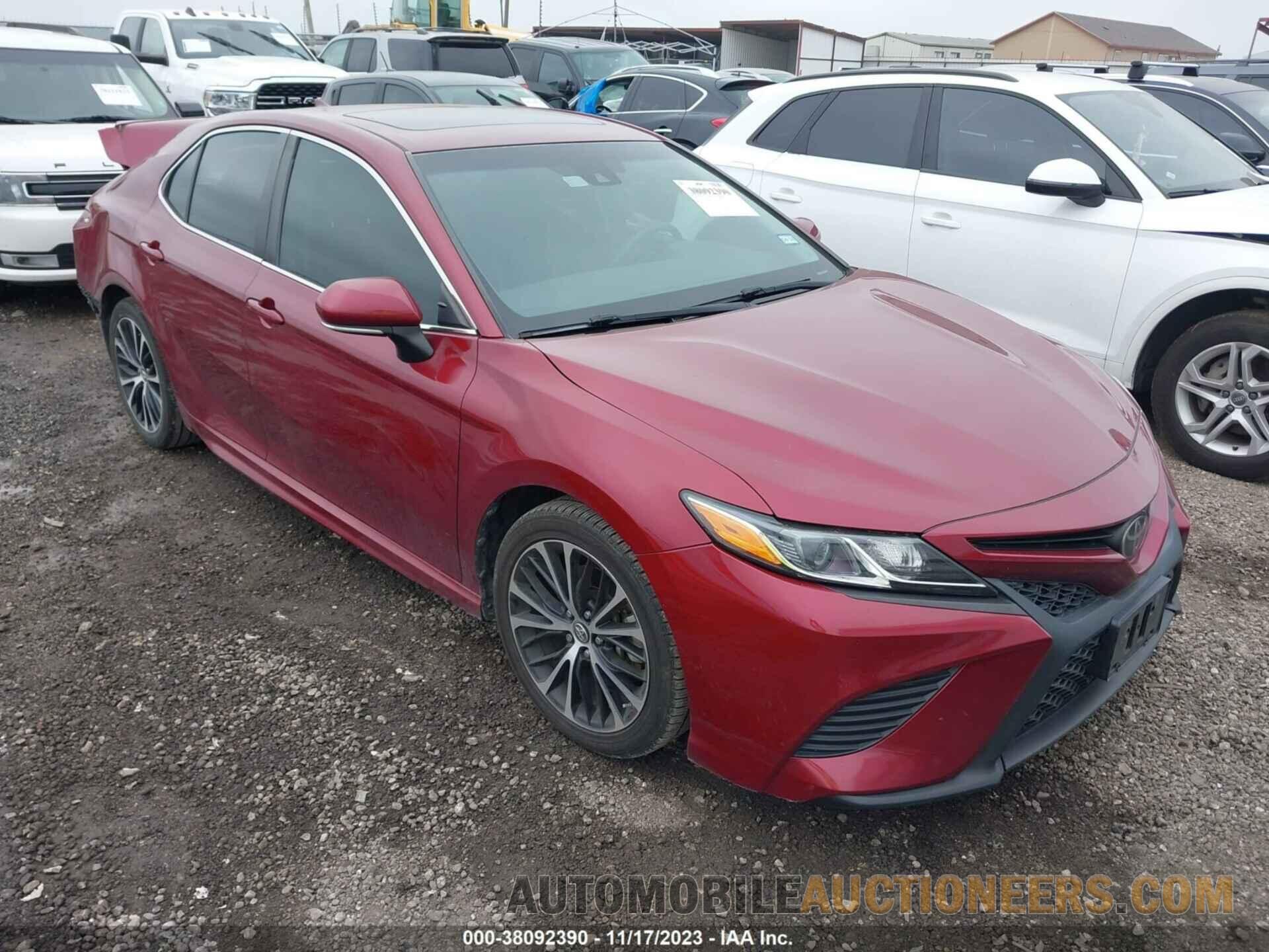 4T1B11HK1JU590894 TOYOTA CAMRY 2018