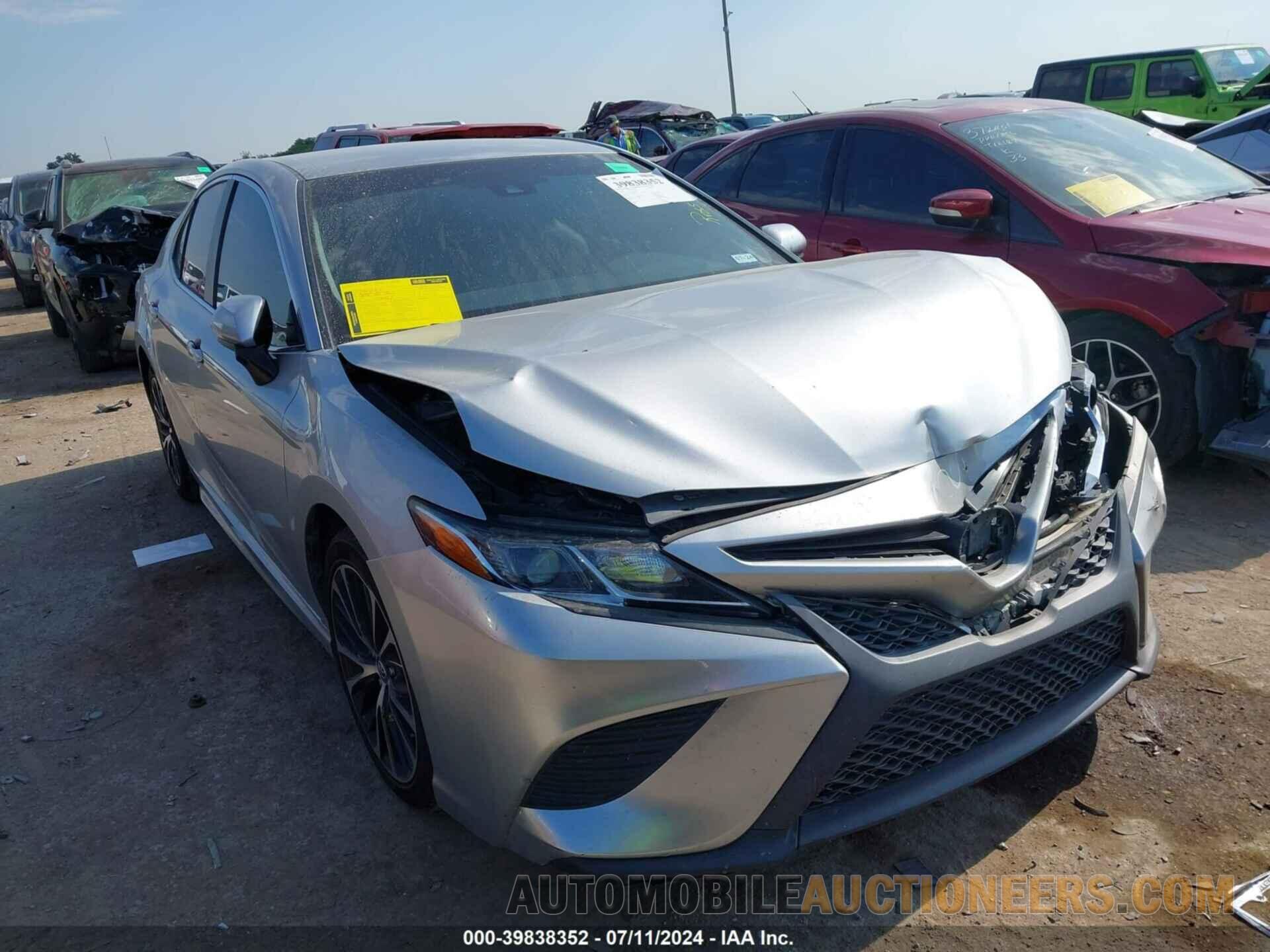 4T1B11HK1JU591320 TOYOTA CAMRY 2018