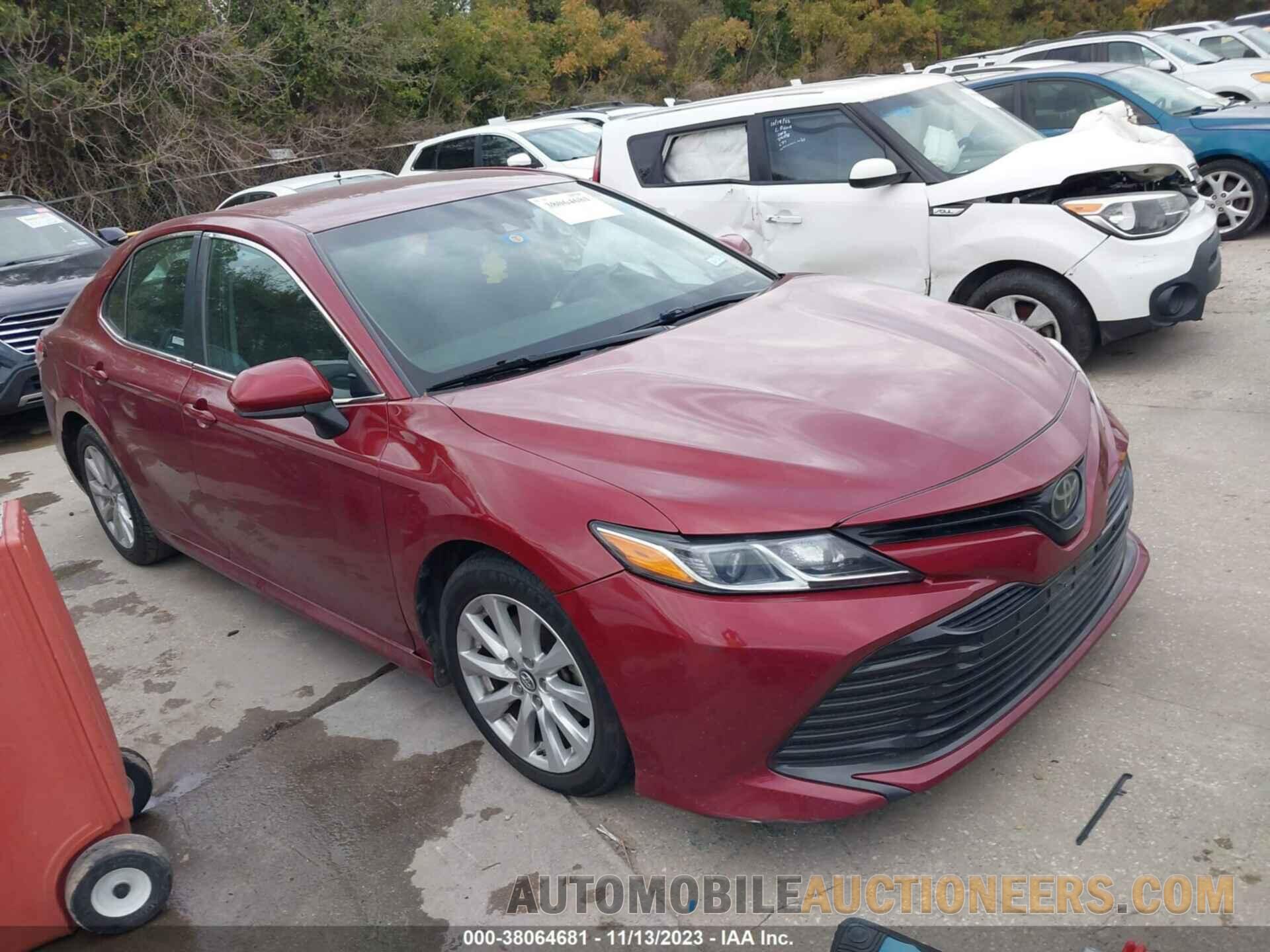 4T1B11HK1JU592421 TOYOTA CAMRY 2018