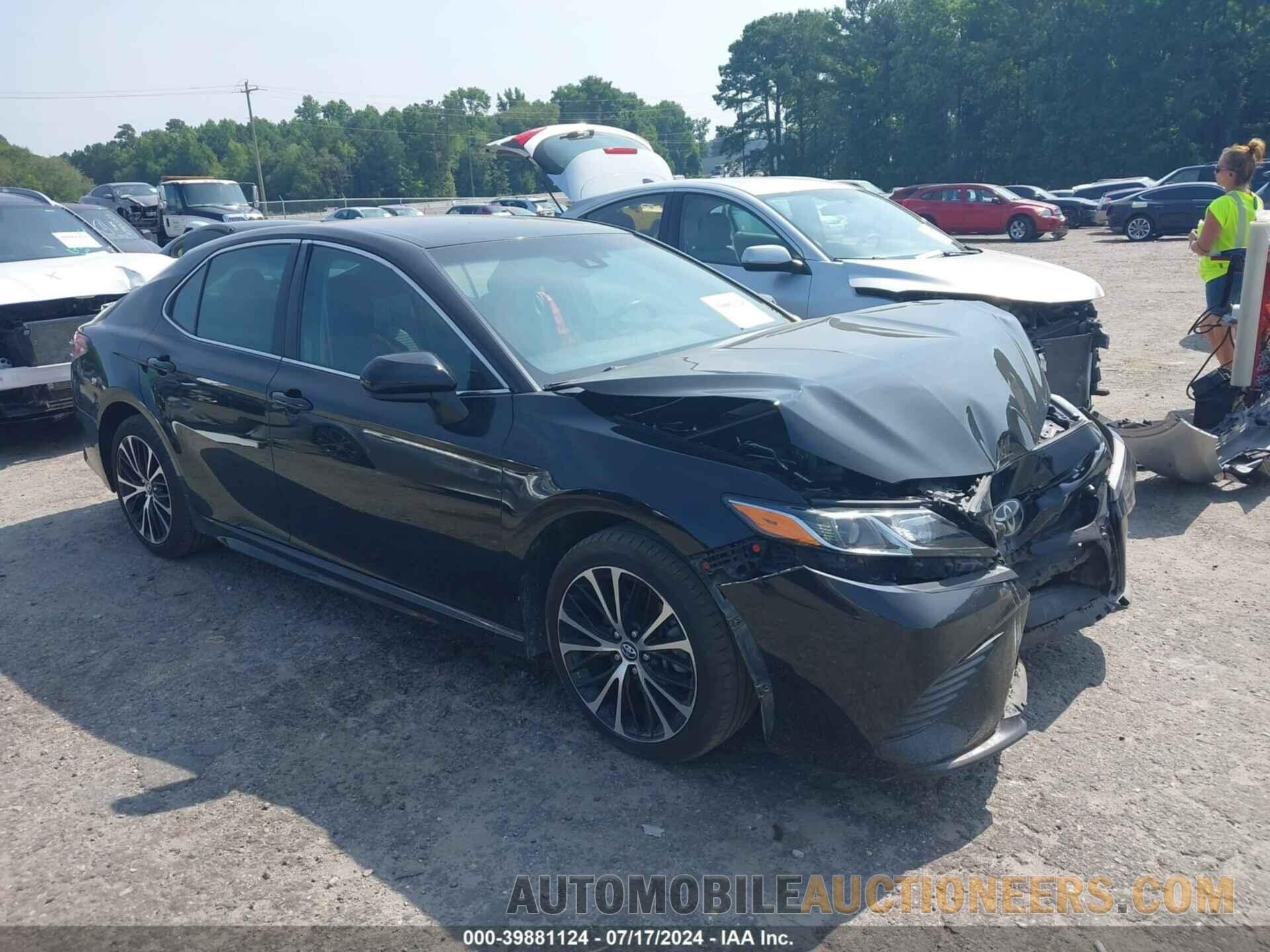 4T1B11HK1JU592614 TOYOTA CAMRY 2018