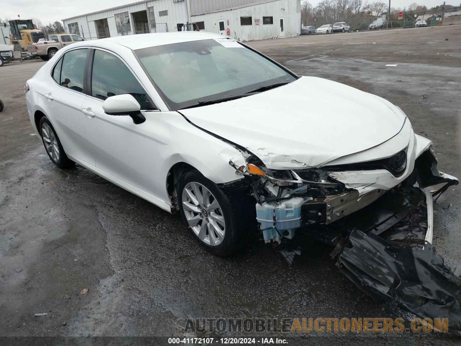 4T1B11HK1JU592936 TOYOTA CAMRY 2018