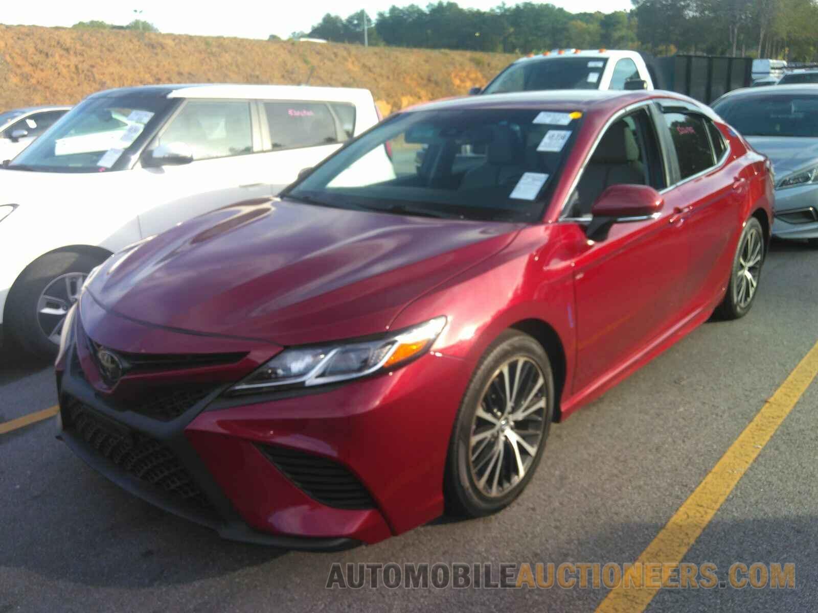 4T1B11HK1JU594508 Toyota Camry 2018