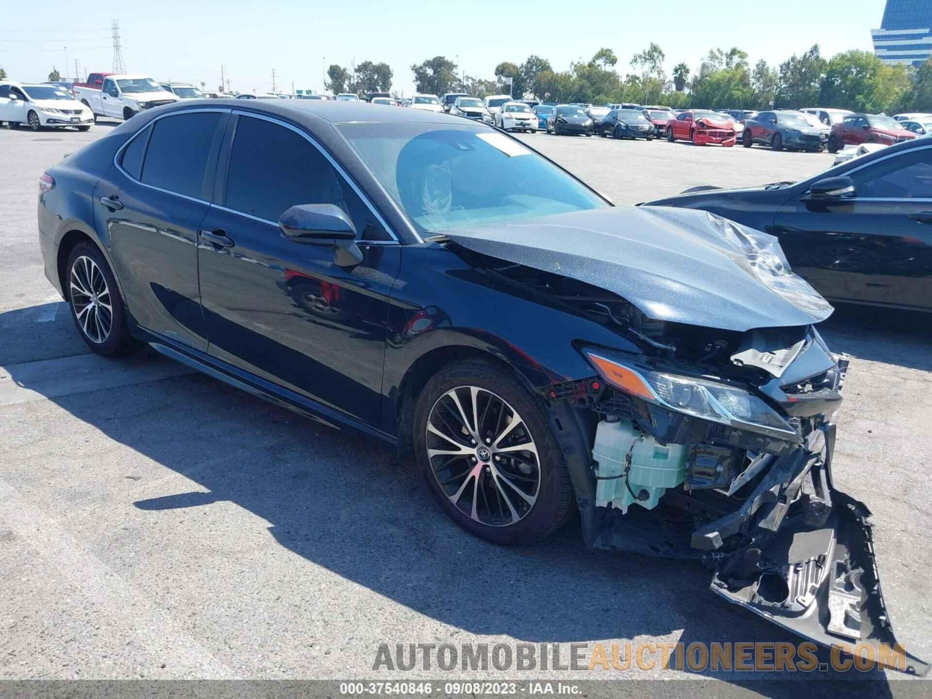 4T1B11HK1JU595514 TOYOTA CAMRY 2018