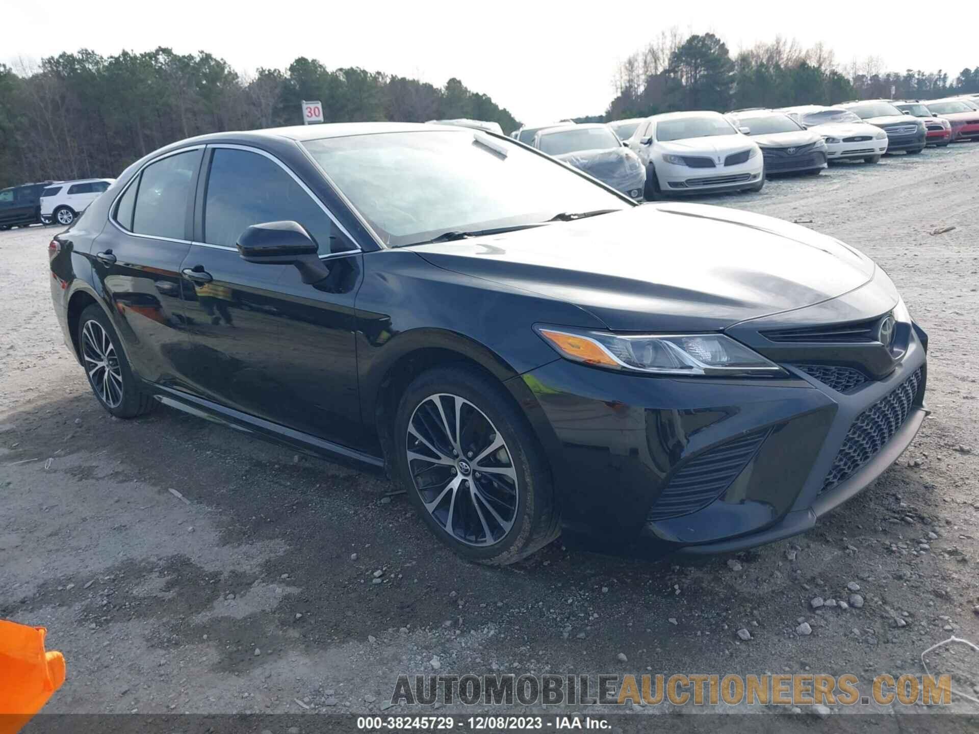 4T1B11HK1JU598820 TOYOTA CAMRY 2018