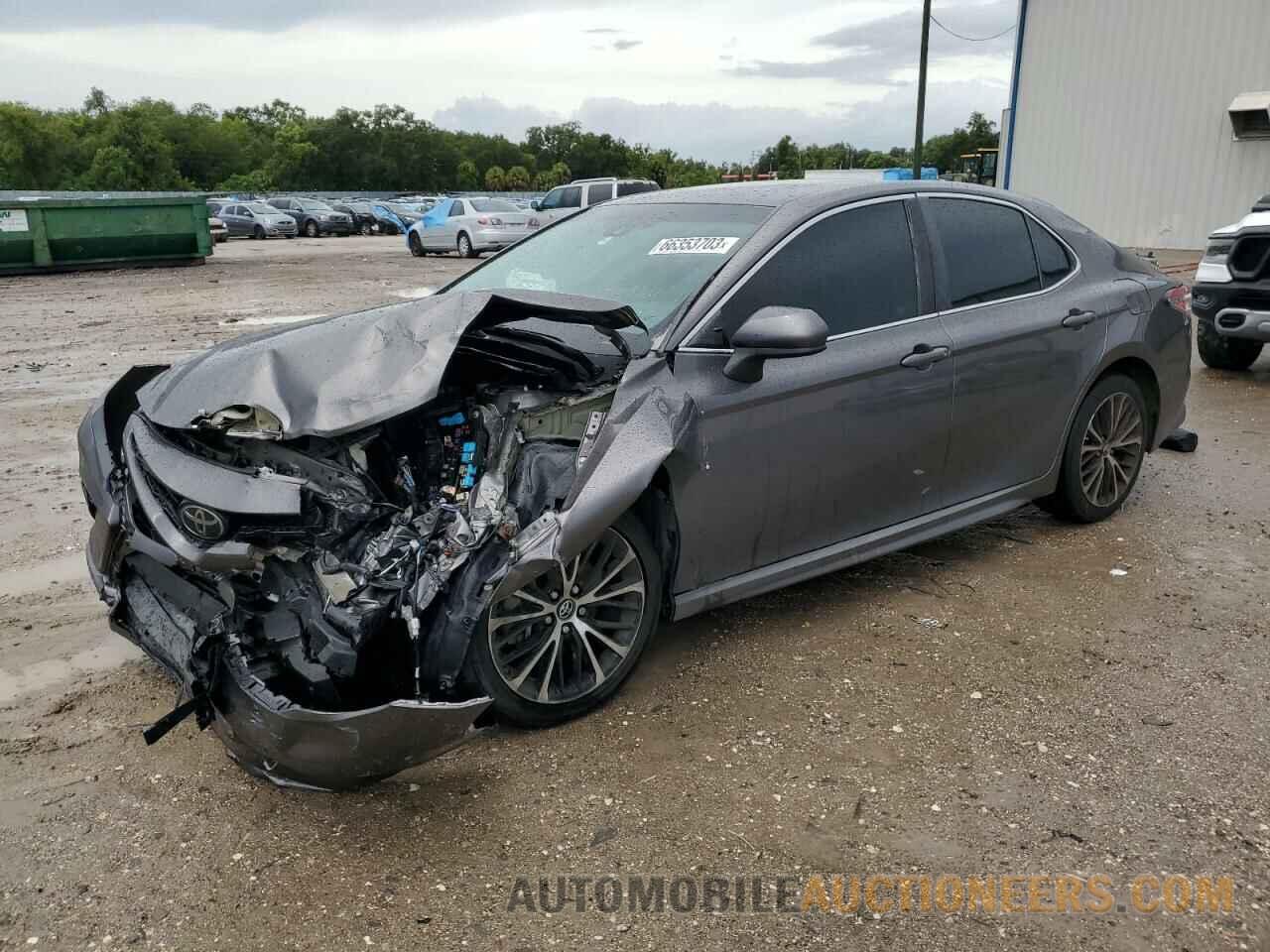 4T1B11HK1JU599143 TOYOTA CAMRY 2018