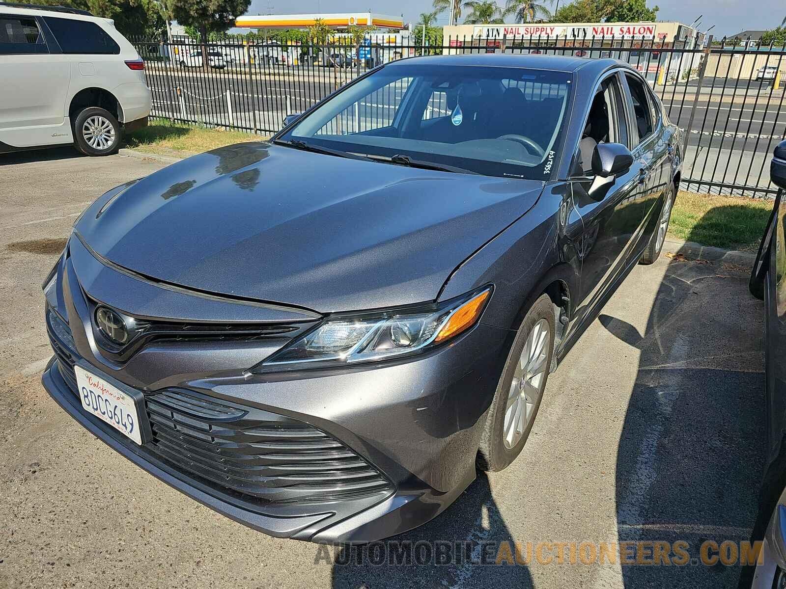 4T1B11HK1JU602820 Toyota Camry 2018