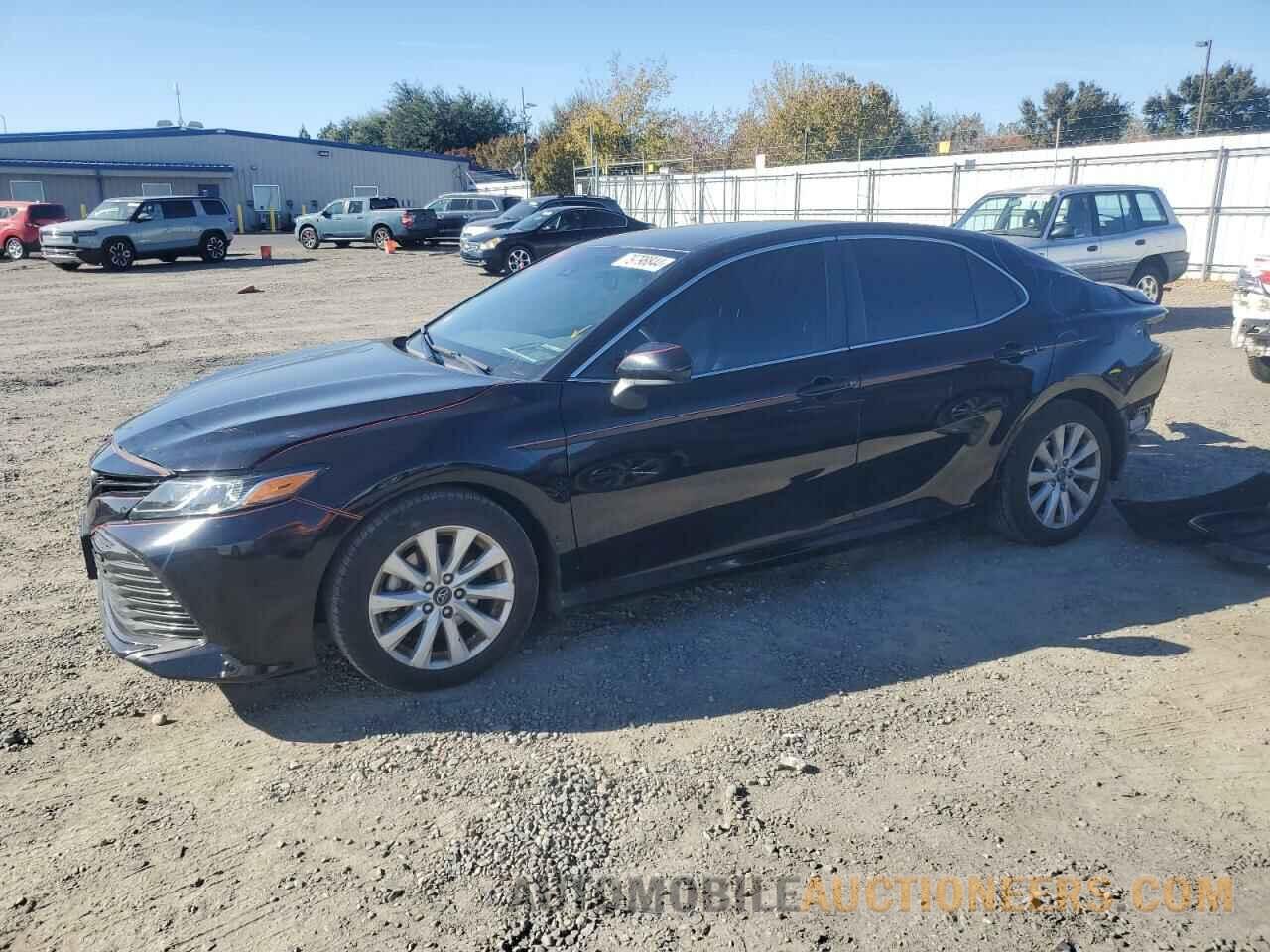 4T1B11HK1JU604485 TOYOTA CAMRY 2018