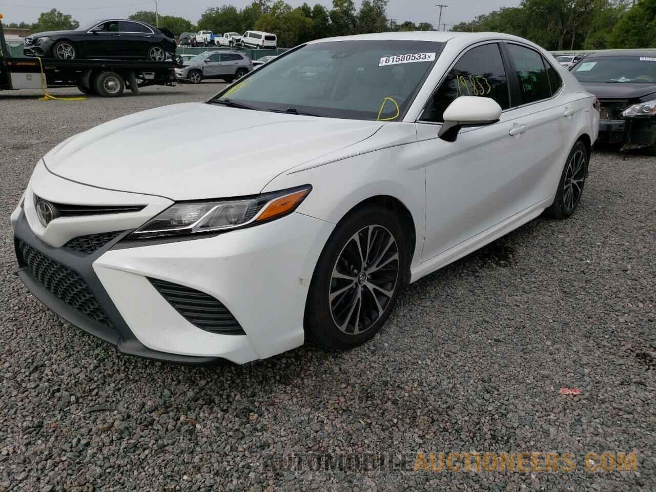 4T1B11HK1JU605099 TOYOTA CAMRY 2018