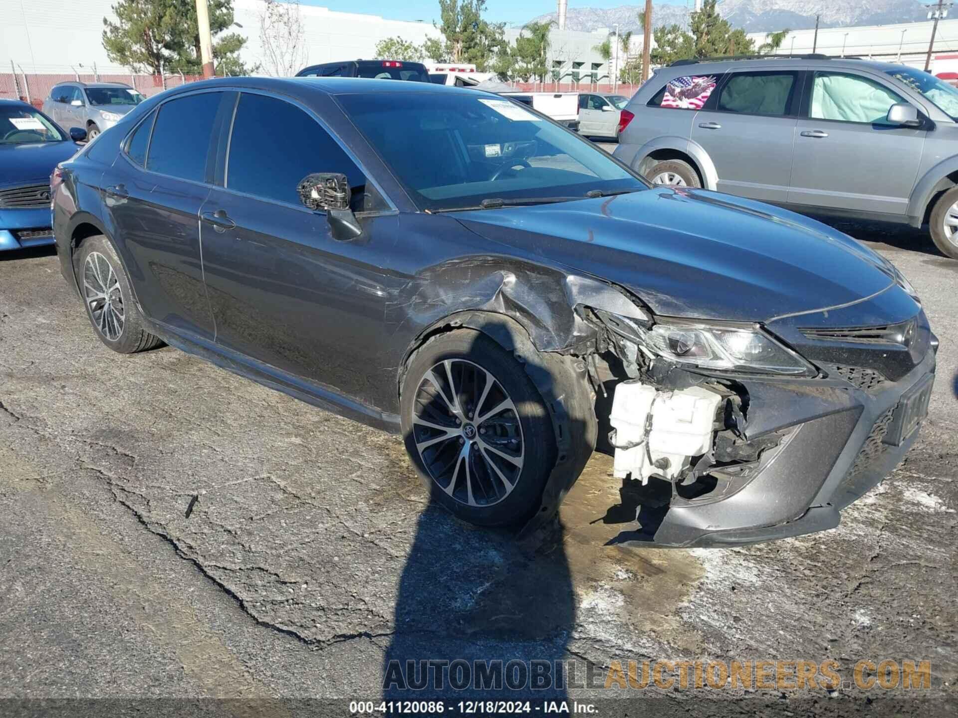 4T1B11HK1JU606284 TOYOTA CAMRY 2018