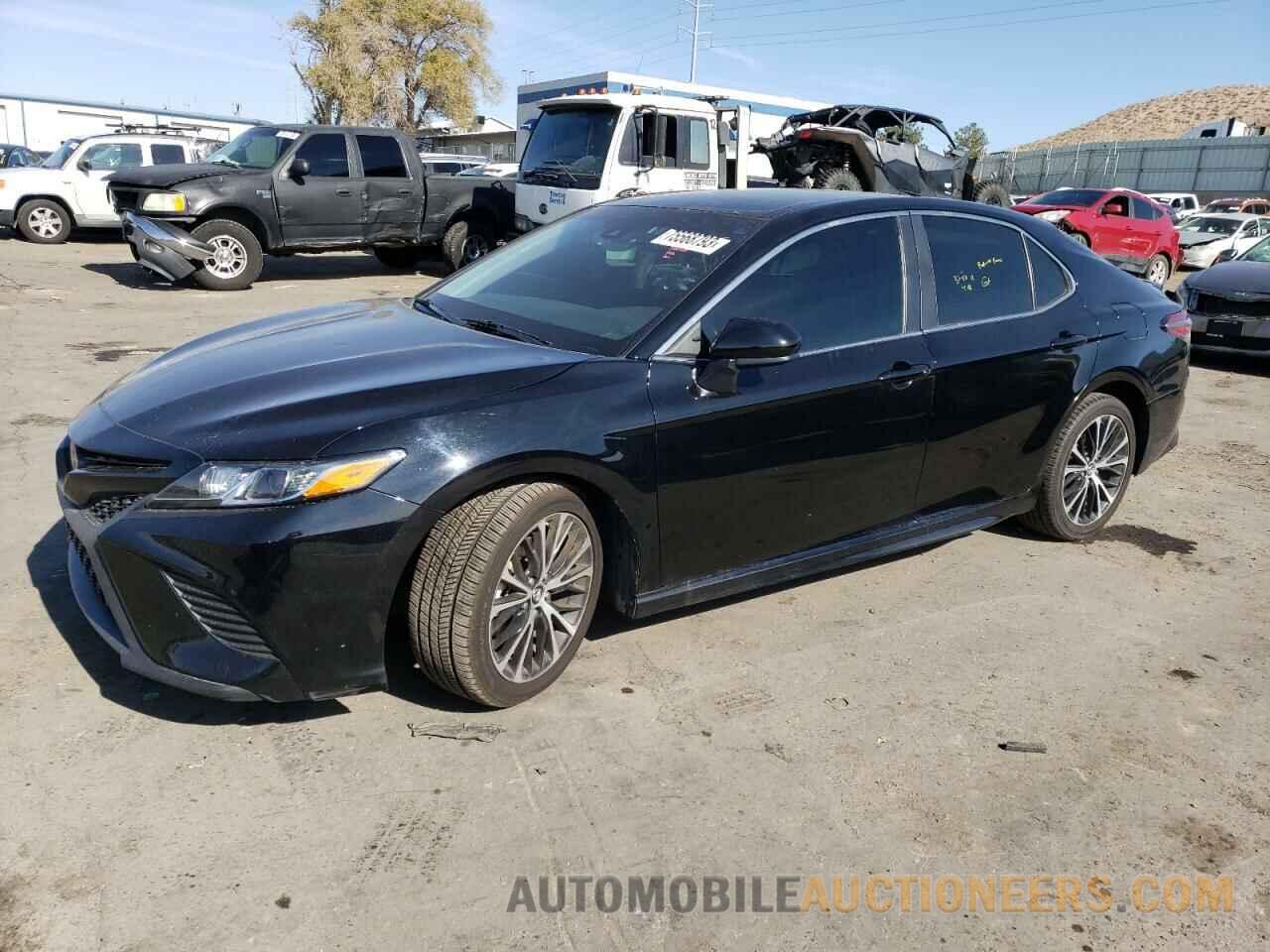 4T1B11HK1JU610240 TOYOTA CAMRY 2018