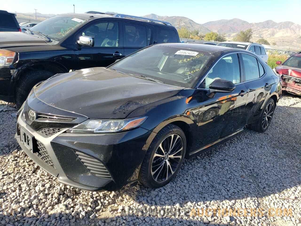 4T1B11HK1JU610898 TOYOTA CAMRY 2018