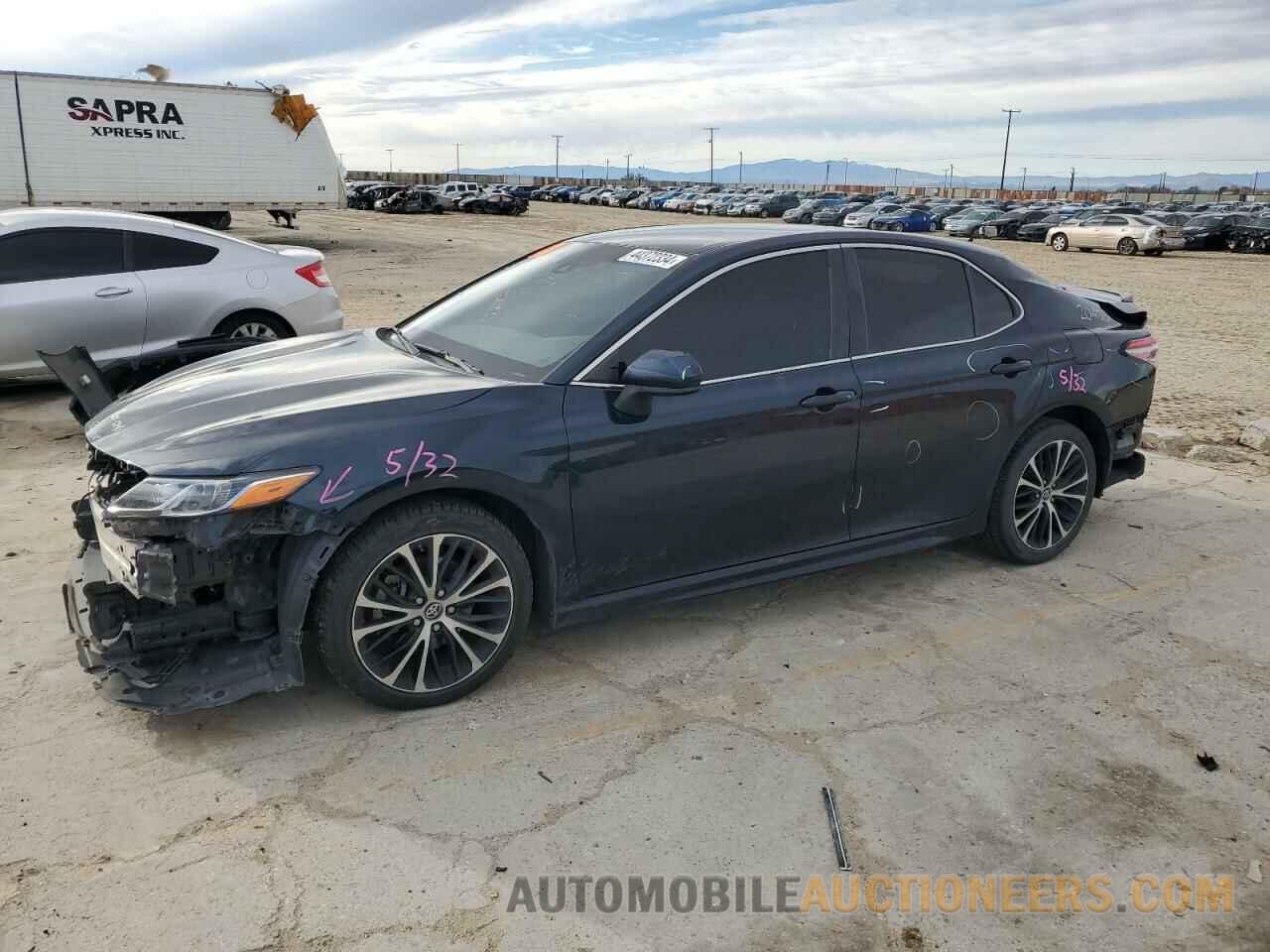 4T1B11HK1JU611436 TOYOTA CAMRY 2018