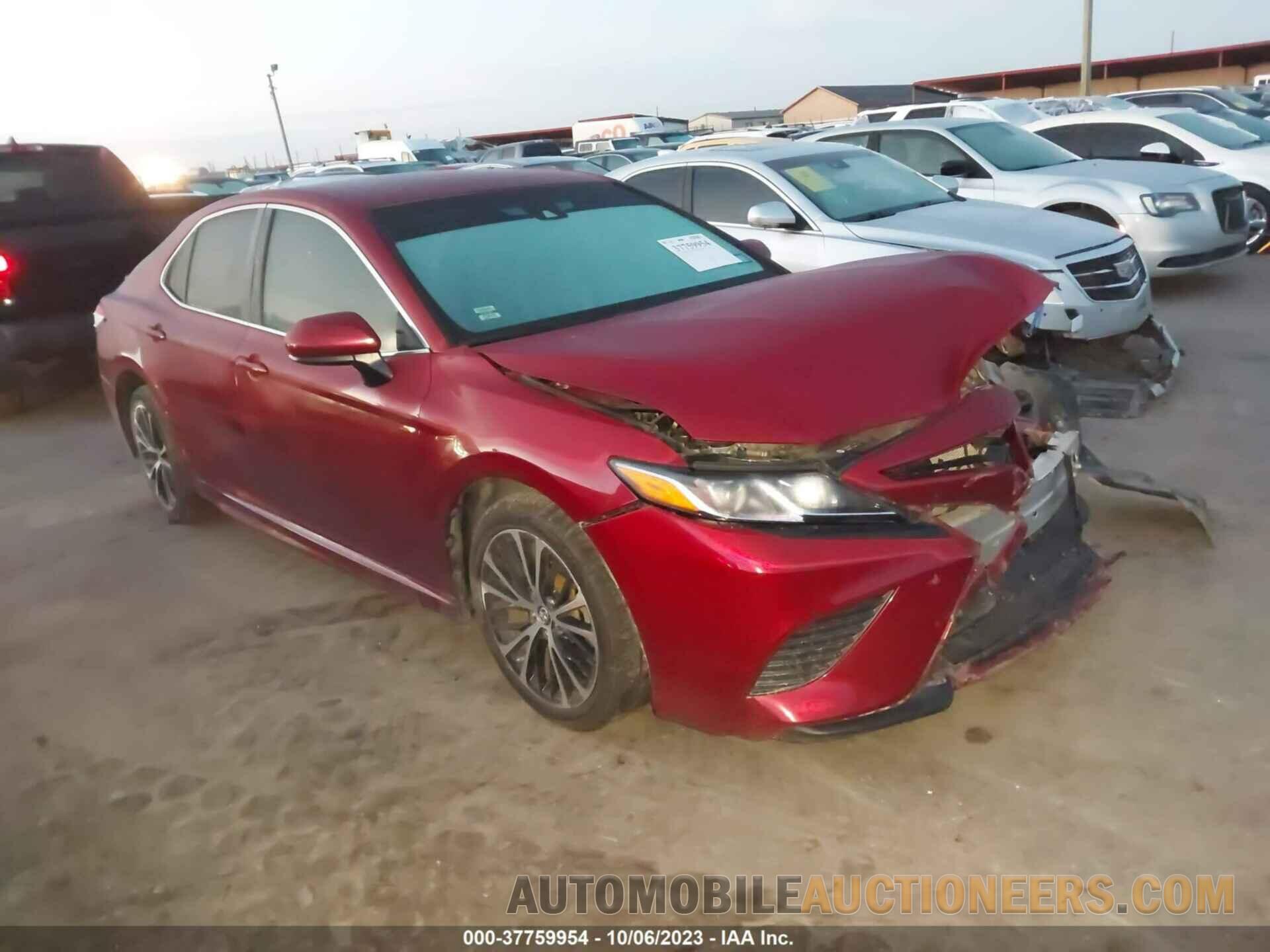 4T1B11HK1JU611985 TOYOTA CAMRY 2018