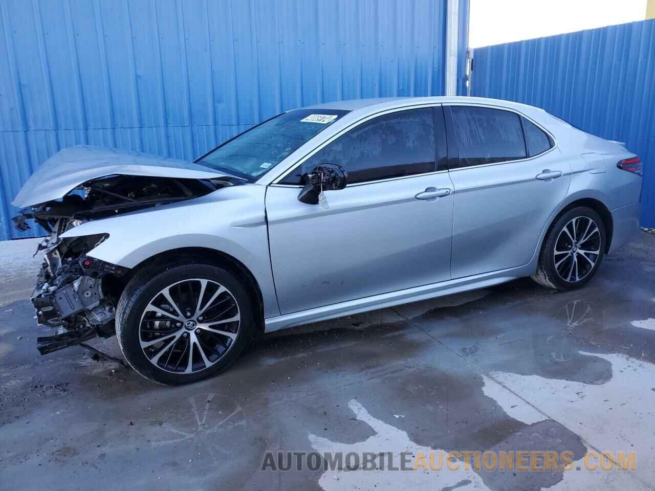 4T1B11HK1JU614109 TOYOTA CAMRY 2018