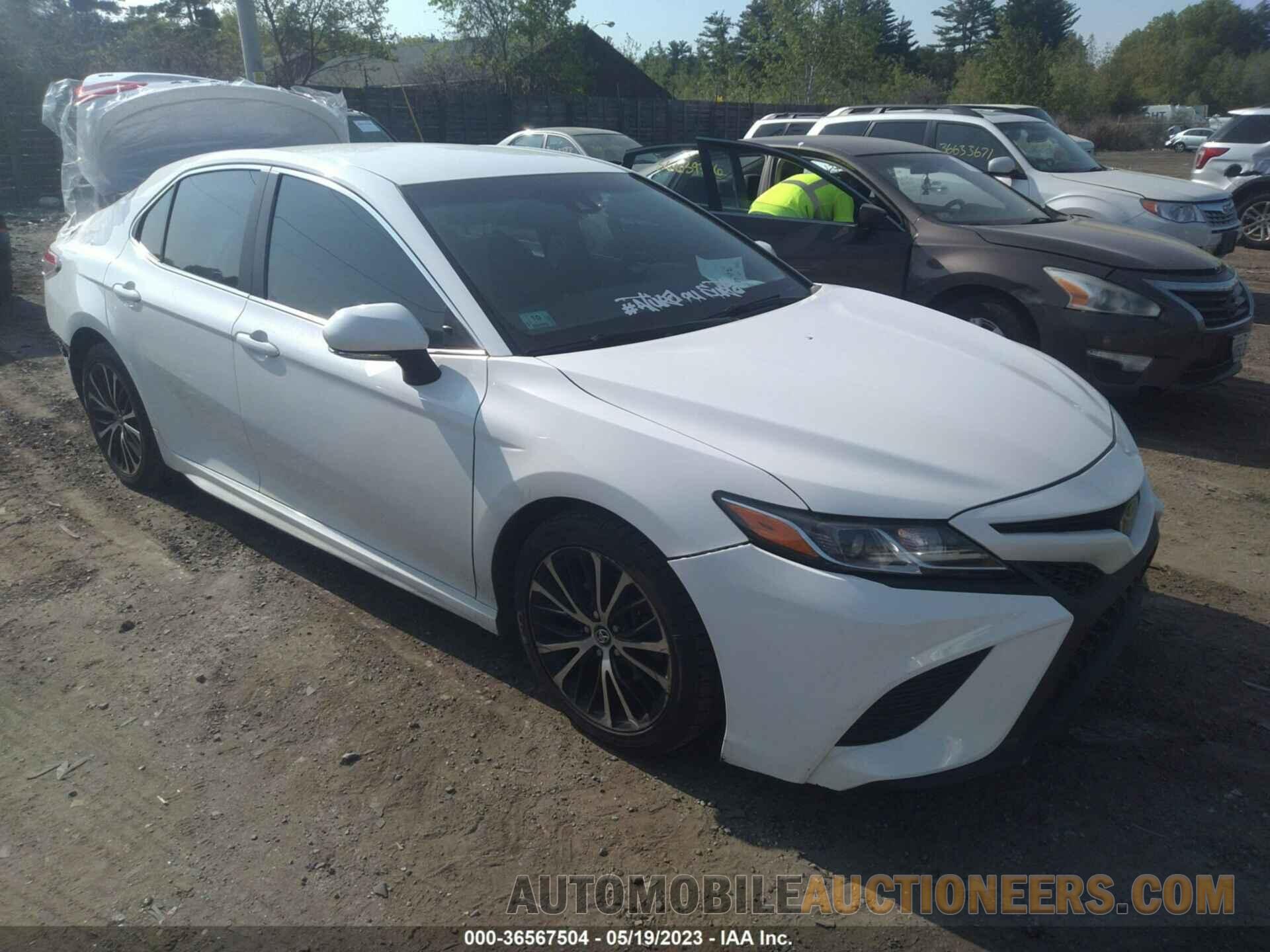 4T1B11HK1JU615230 TOYOTA CAMRY 2018