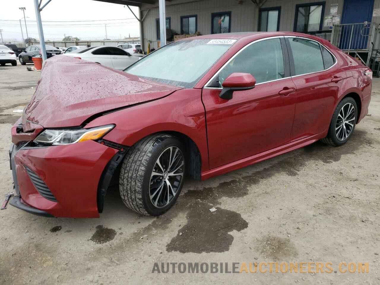 4T1B11HK1JU617012 TOYOTA CAMRY 2018