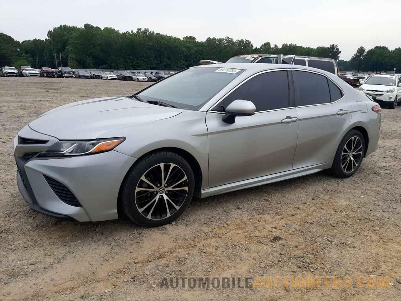 4T1B11HK1JU617141 TOYOTA CAMRY 2018