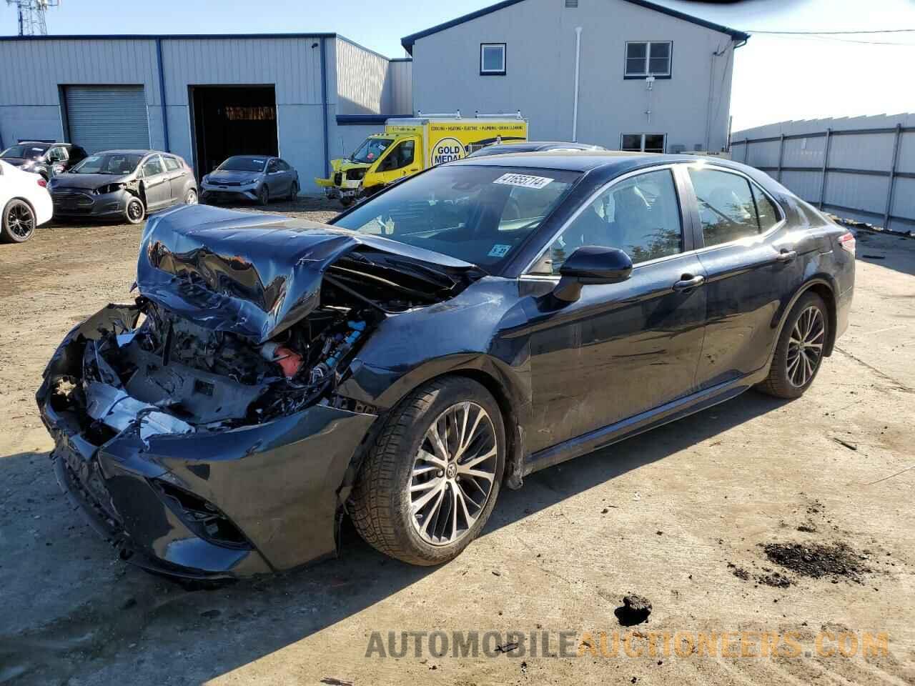 4T1B11HK1JU619021 TOYOTA CAMRY 2018