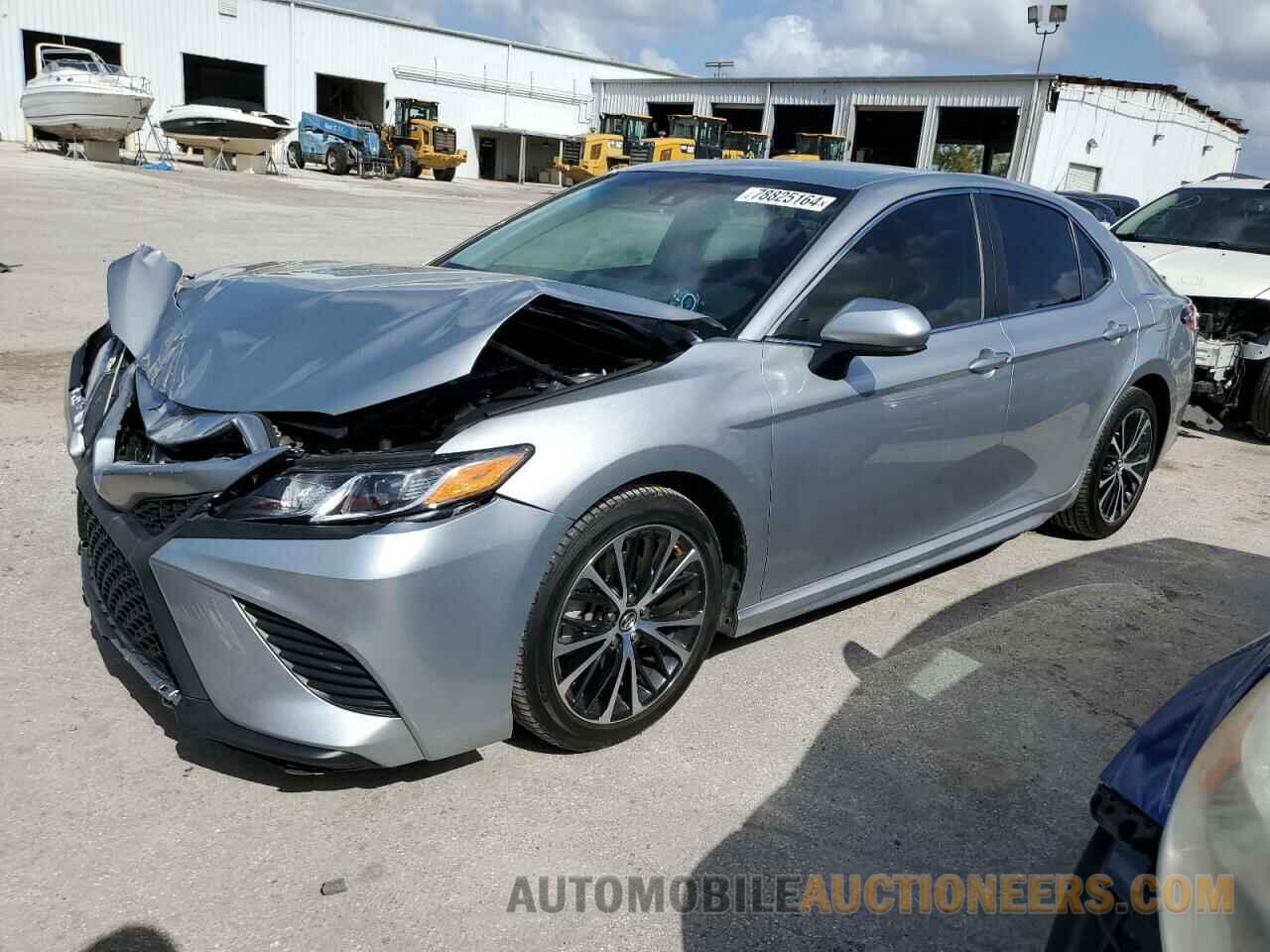 4T1B11HK1JU620525 TOYOTA CAMRY 2018