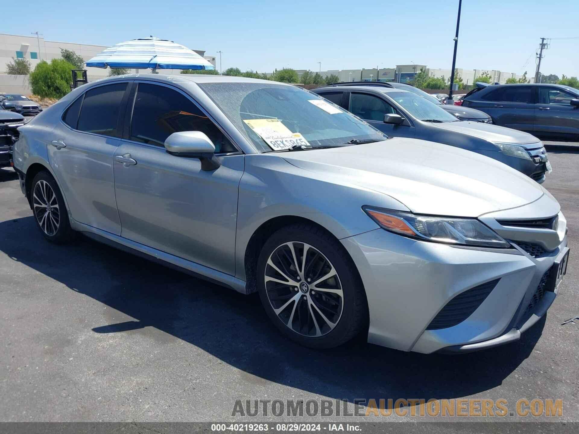 4T1B11HK1JU623330 TOYOTA CAMRY 2018