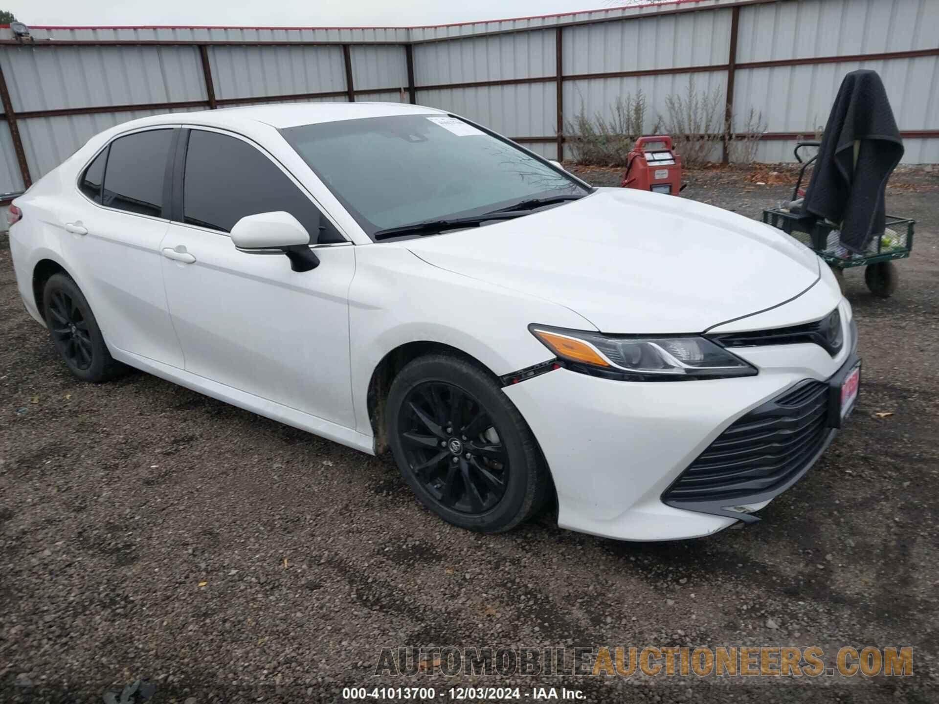 4T1B11HK1JU625949 TOYOTA CAMRY 2018