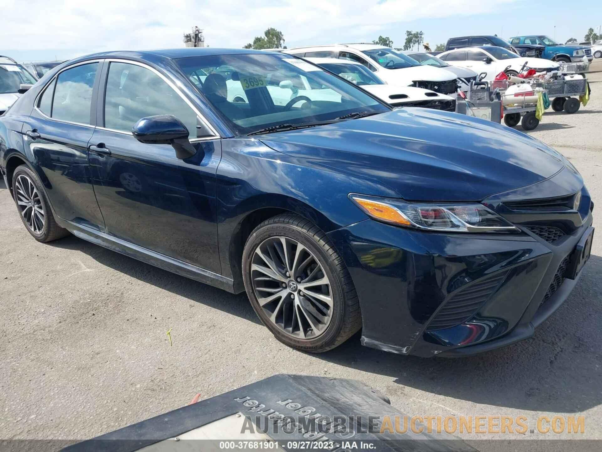 4T1B11HK1JU626289 TOYOTA CAMRY 2018